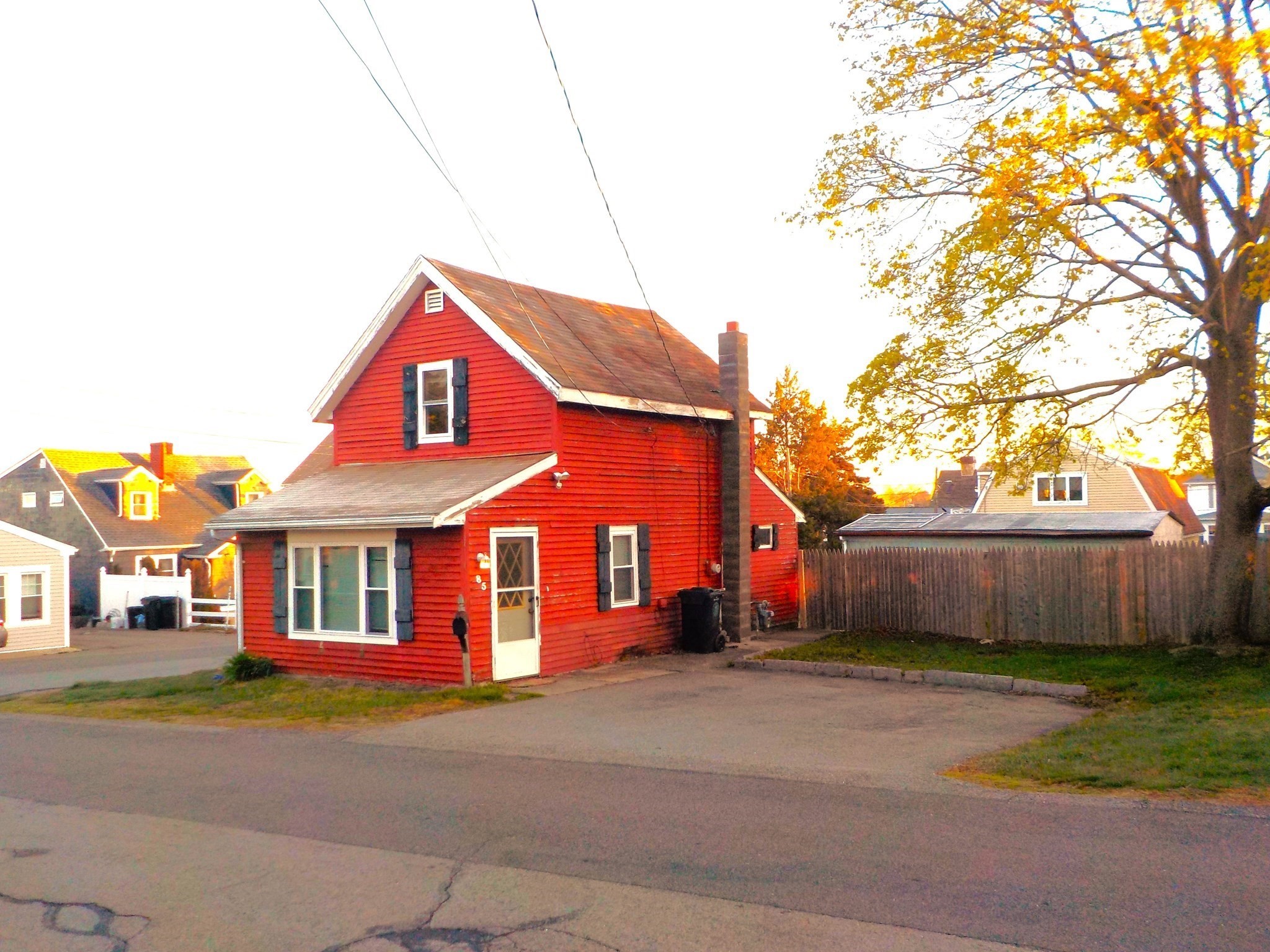 85 Maplewood Ave, Swansea, MA 02777