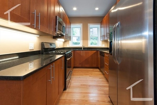 6 Lothian Rd, Apt 1A