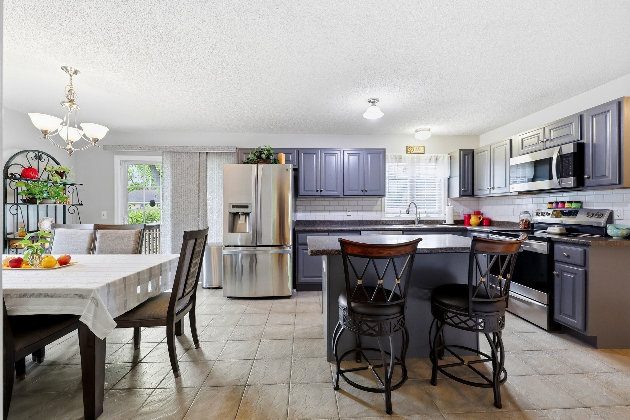 189 Seymour Ave, Springfield, MA 01109