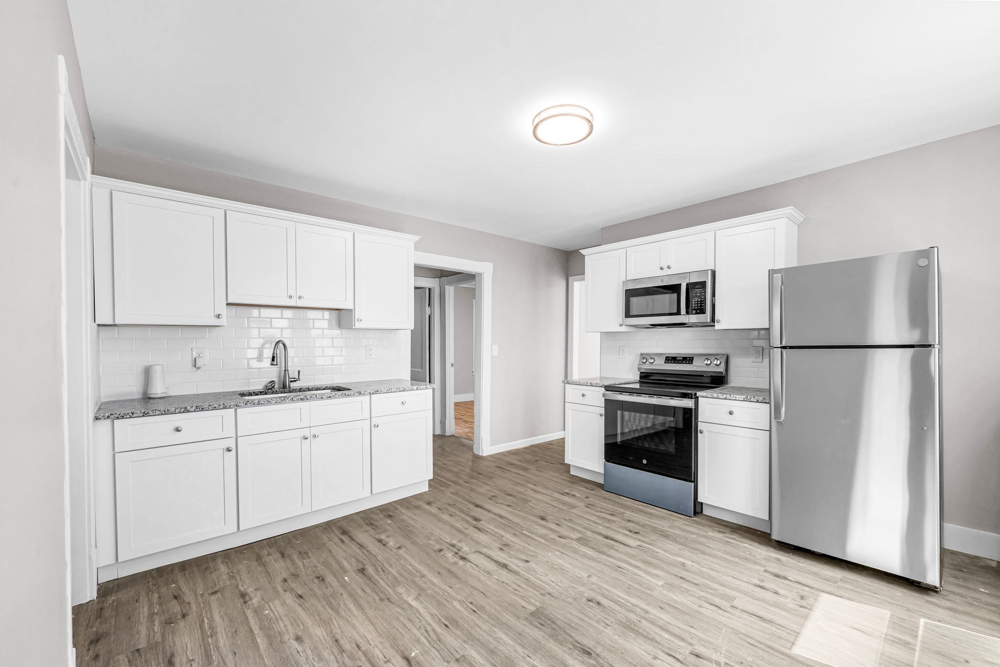 12 Carver St, Springfield, MA 01108