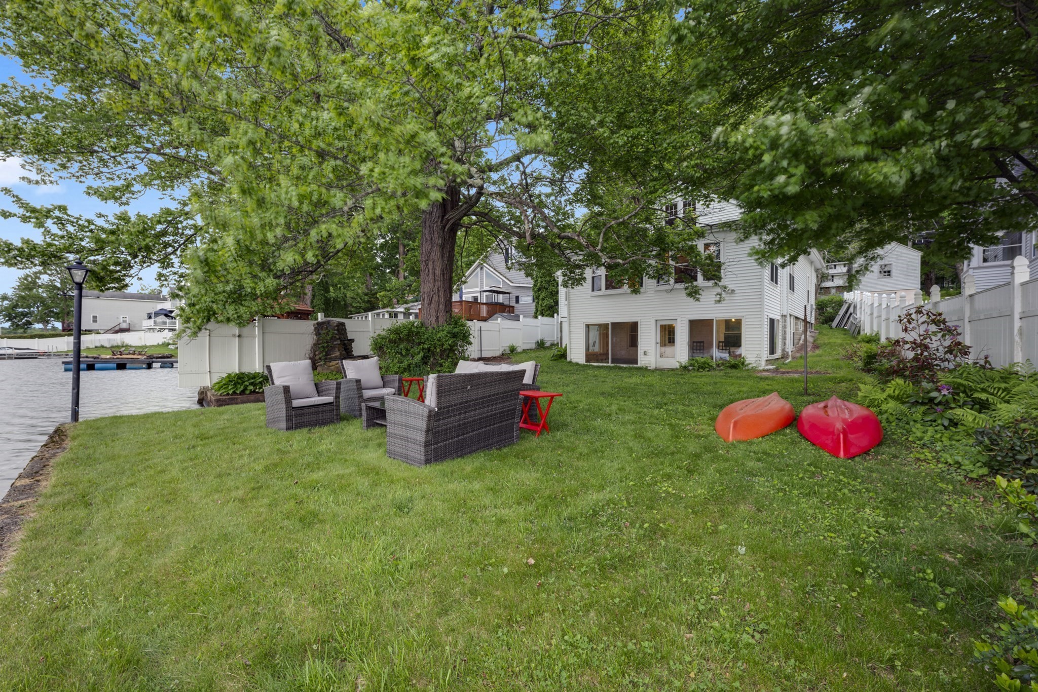 5 W Sutton Rd, Sutton, MA 01590