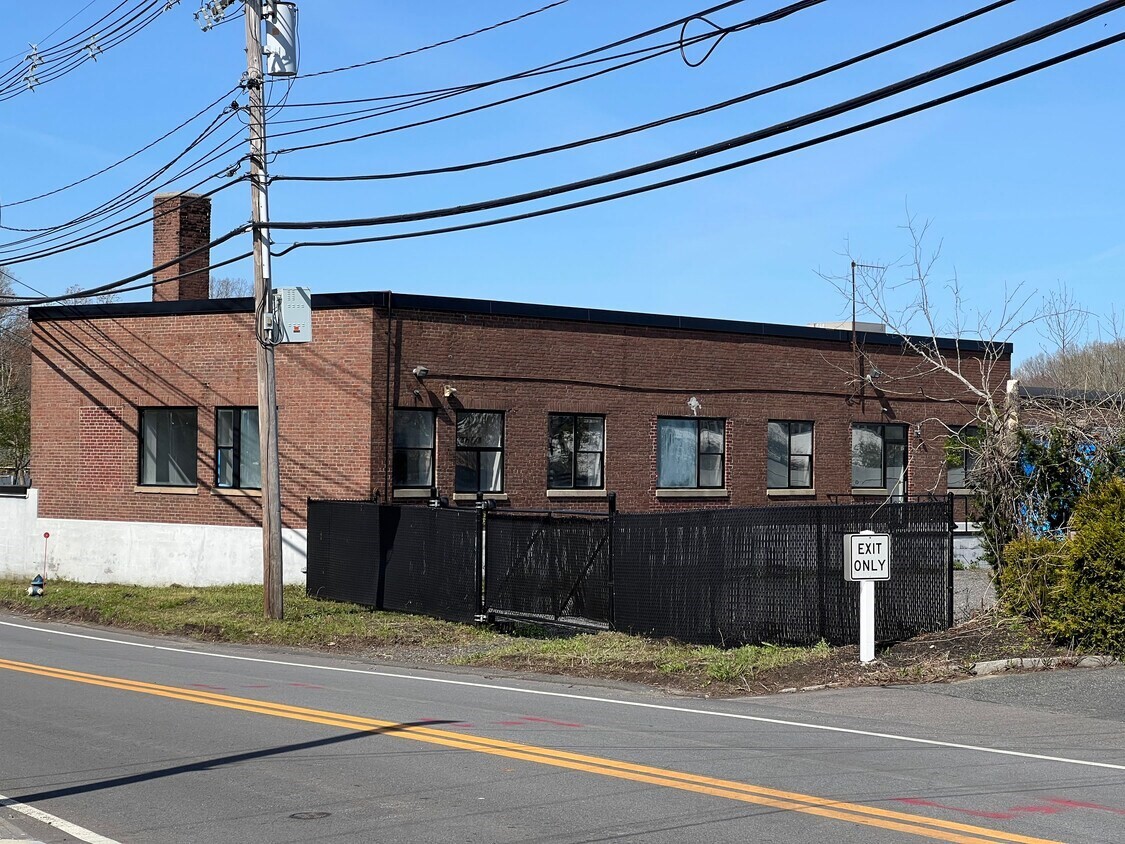 138 Leland St, Framingham, MA 01702
