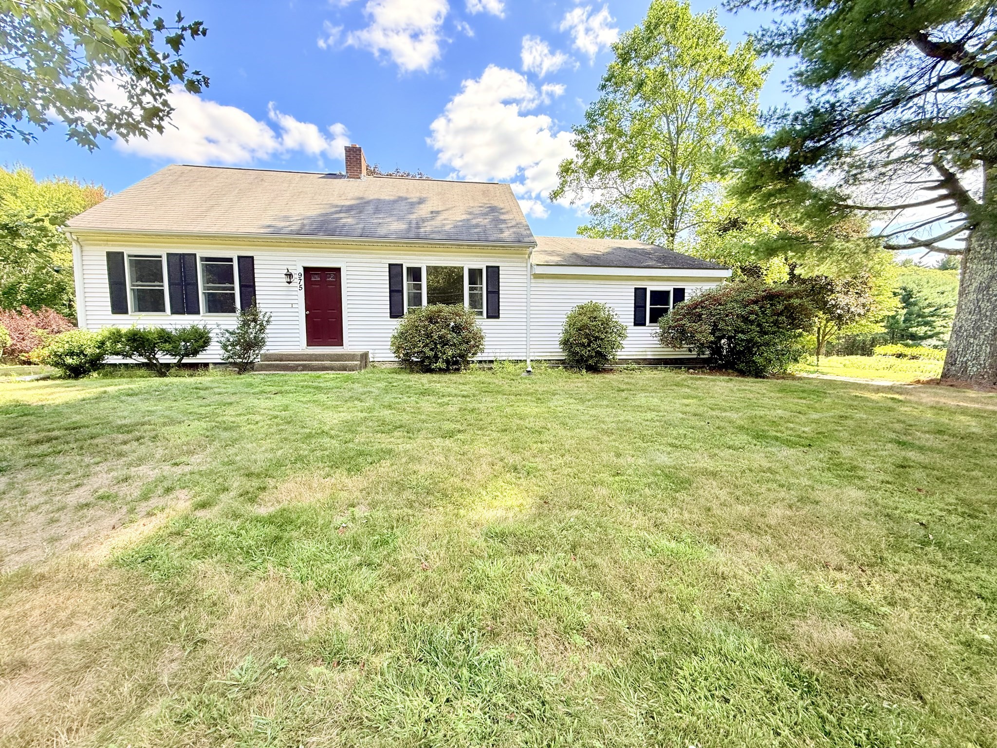 975 S Main St, Bellingham, MA 02019
