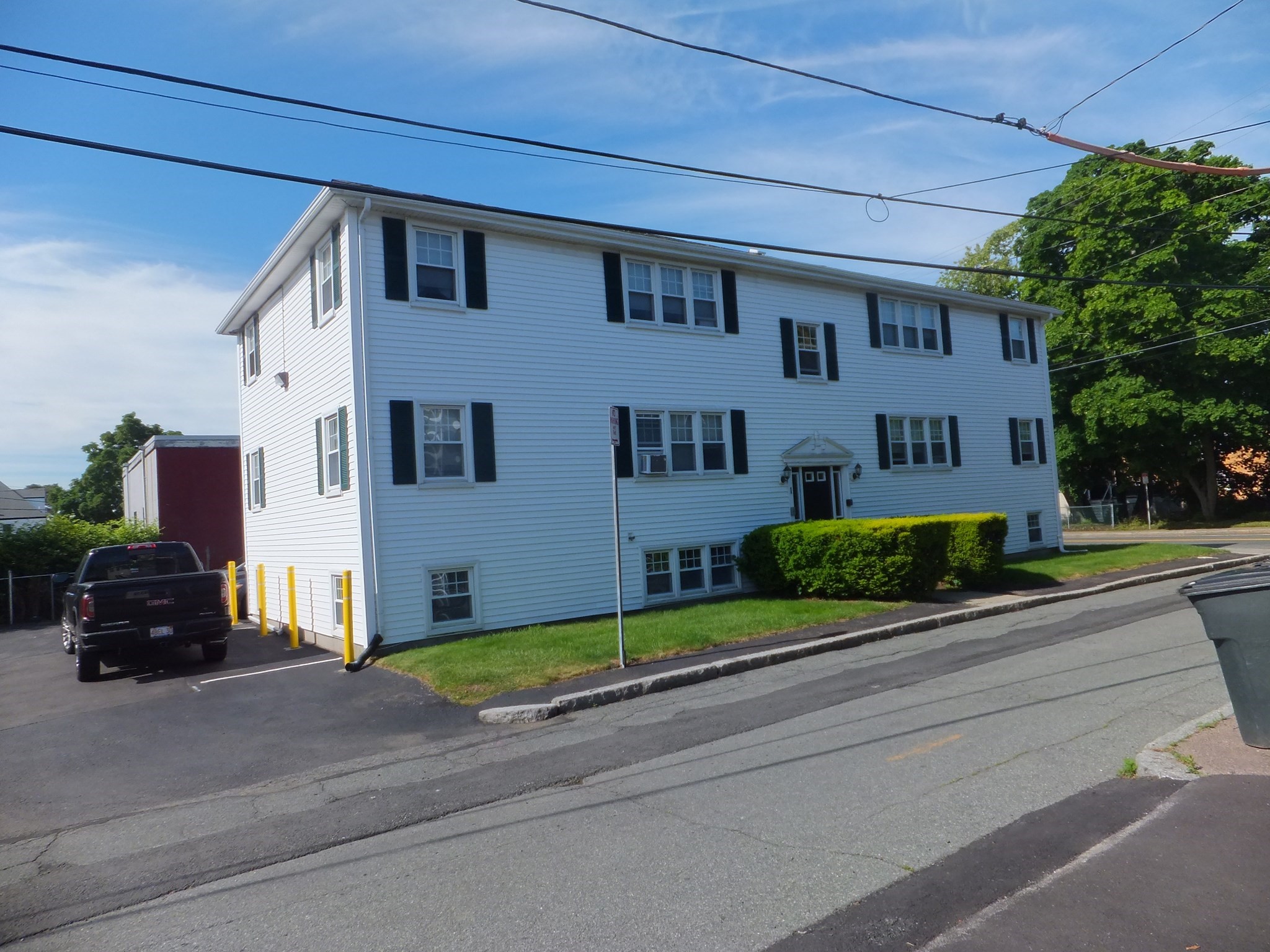 1225 Sea St, Quincy, MA 02169