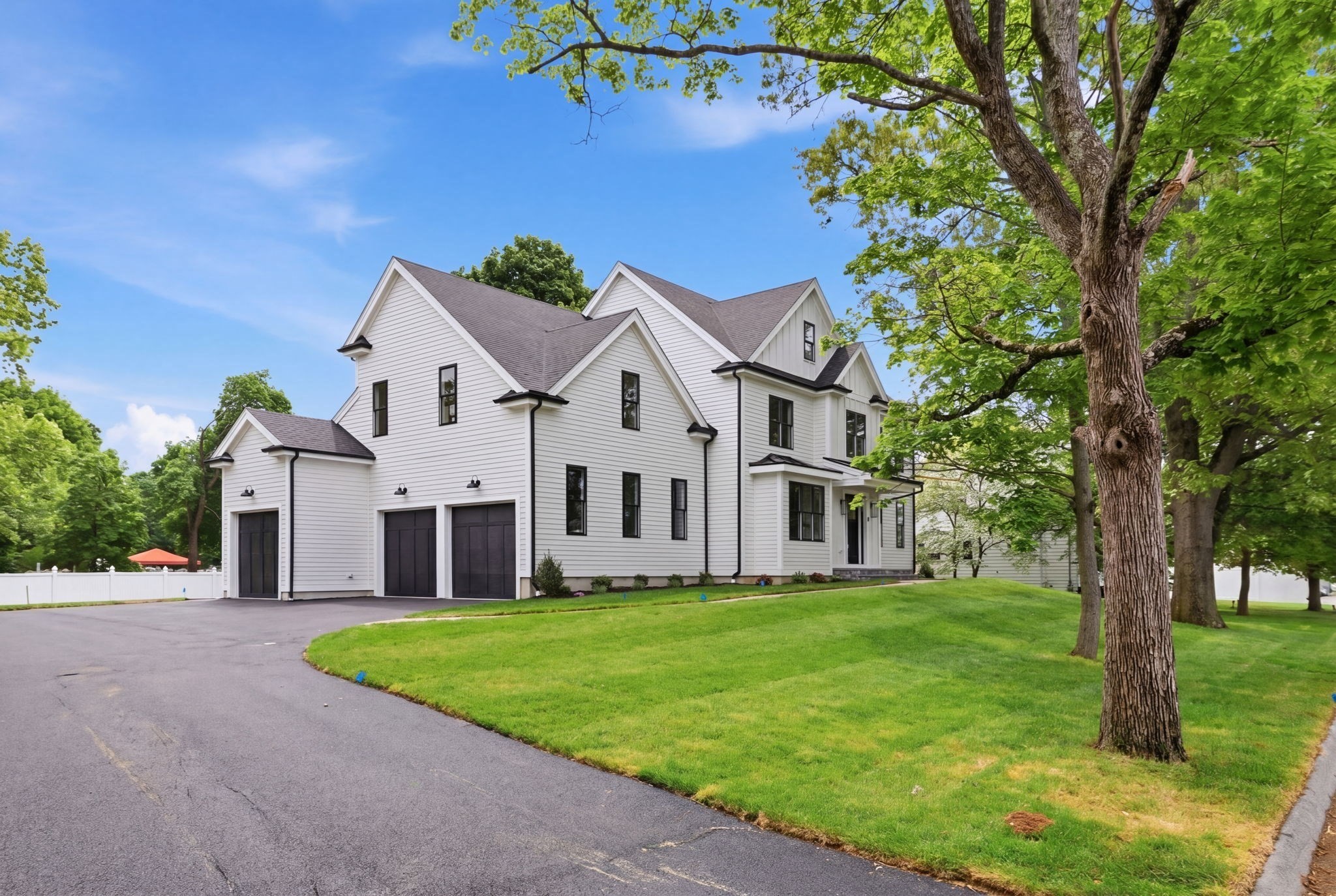 37 Maple Street, Lynnfield, MA 01940