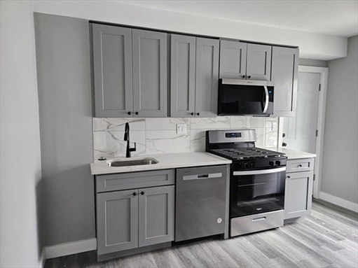 32 Irving St, Apt 2F