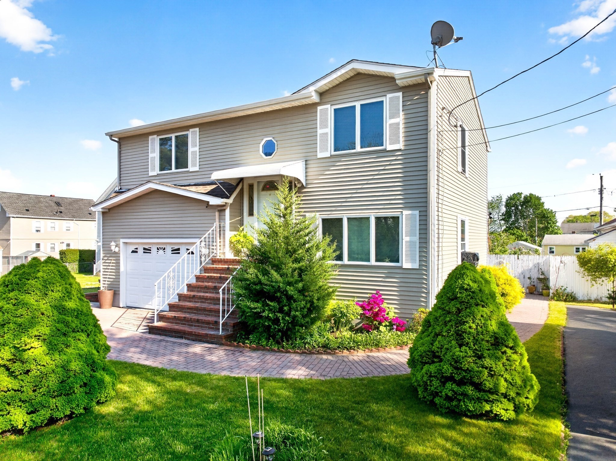 56 Schofield St, New Bedford, MA 02740