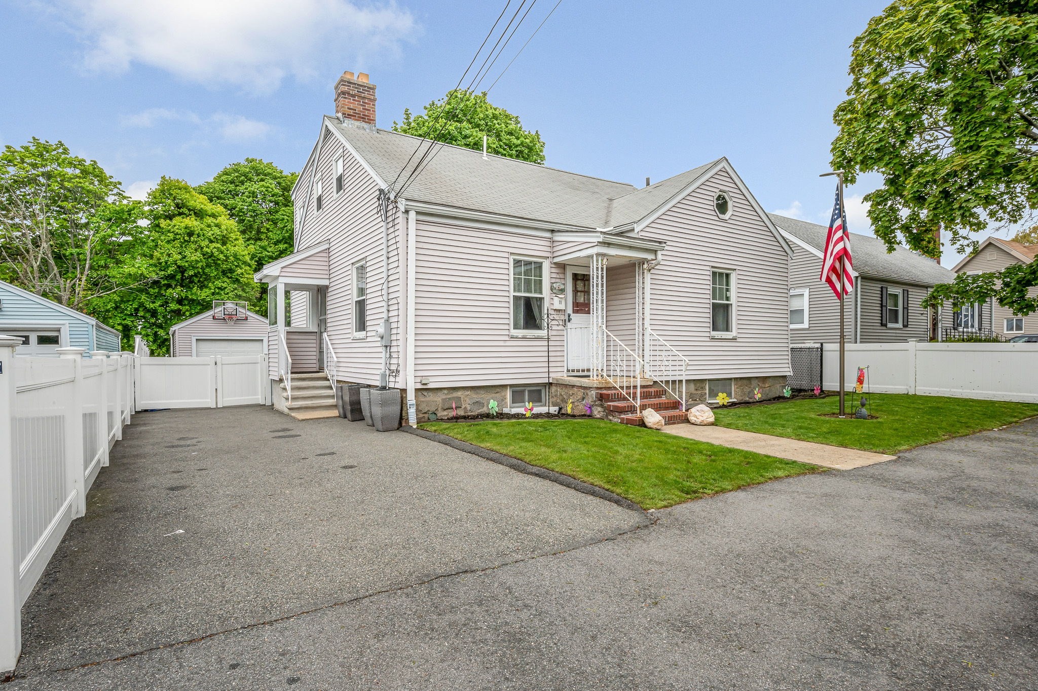 11 Otis St, Lynn, MA 01904