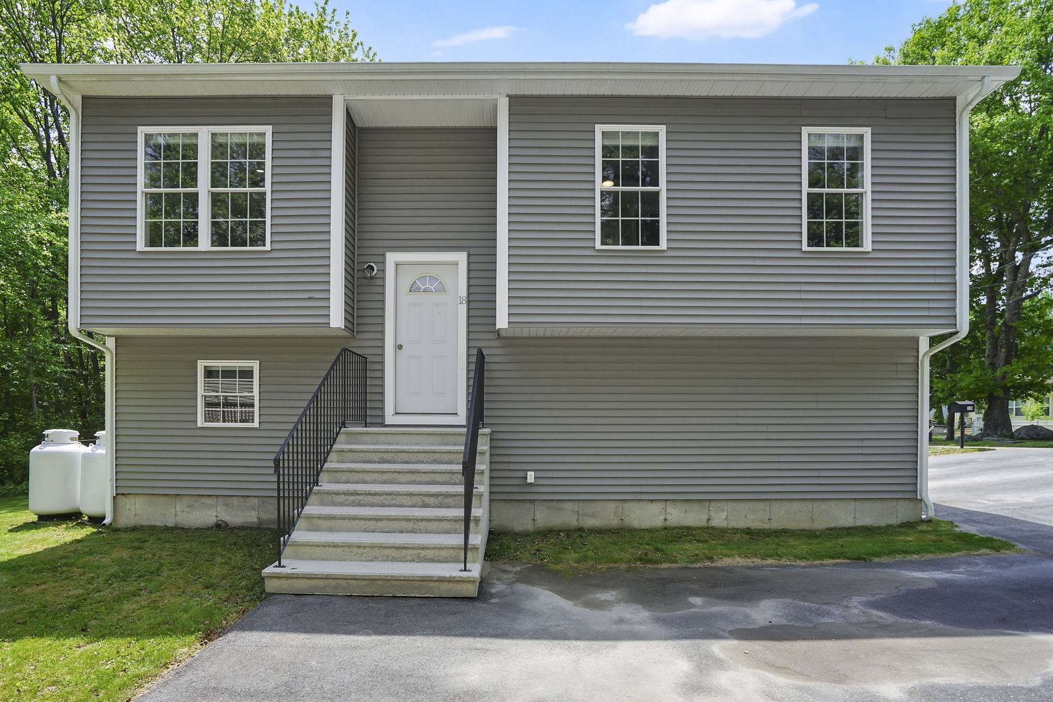 18 Sherer Trl, Worcester, MA 01603