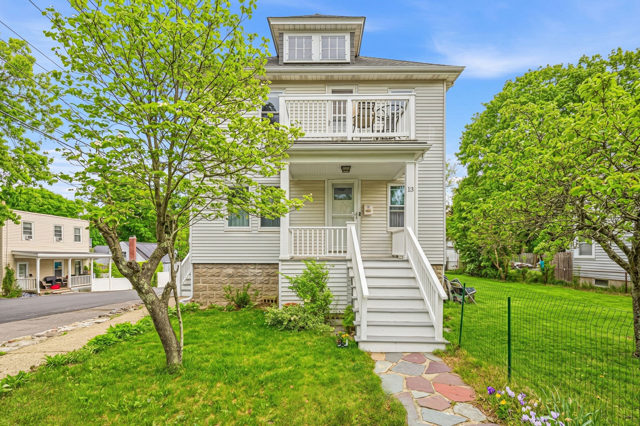 13 Wordsworth St, Randolph, MA 02368