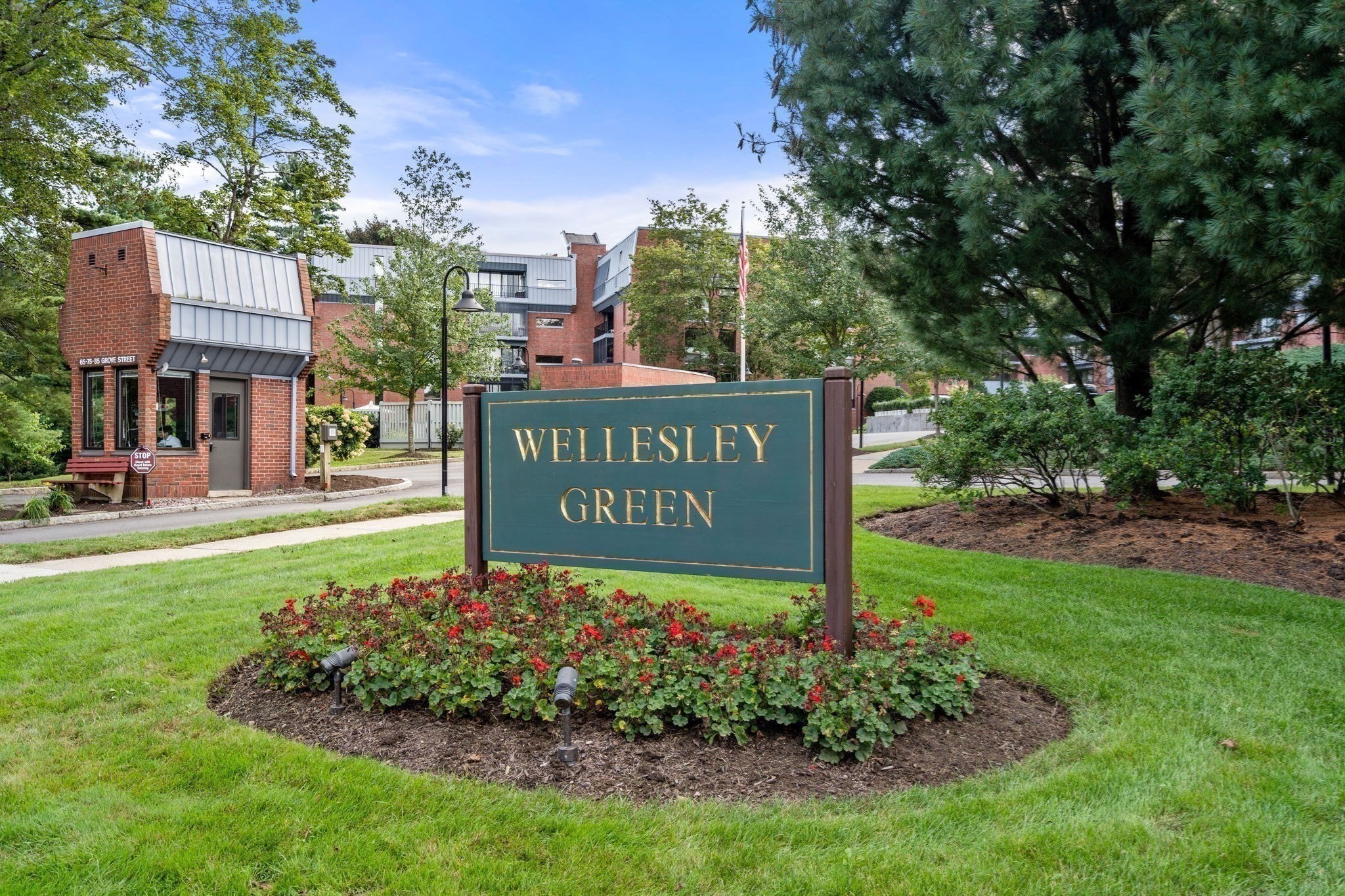 65 Grove St Unit 444, Wellesley, MA 02482