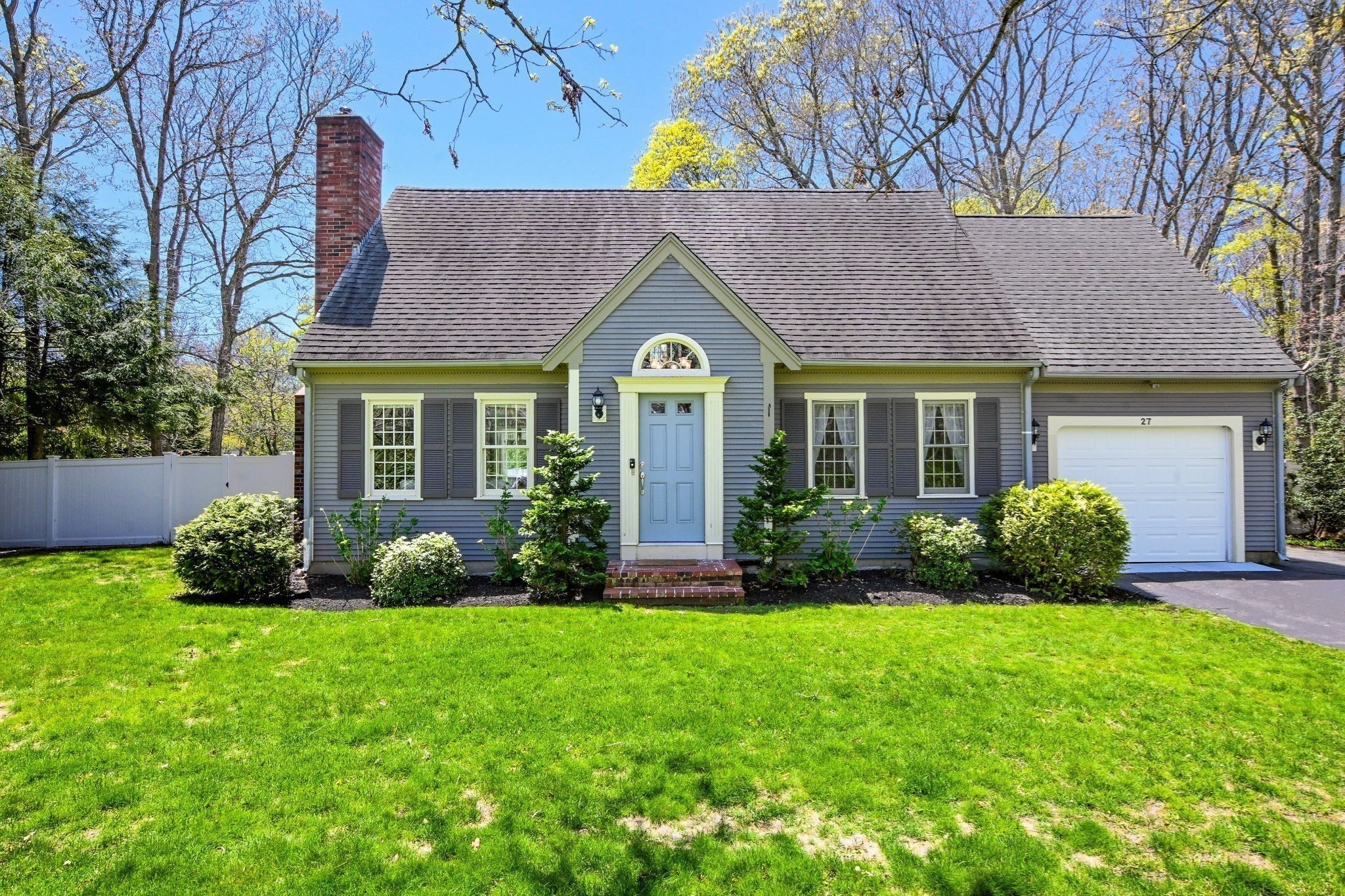 27 Dogwood Dr, Sandwich, MA 02644