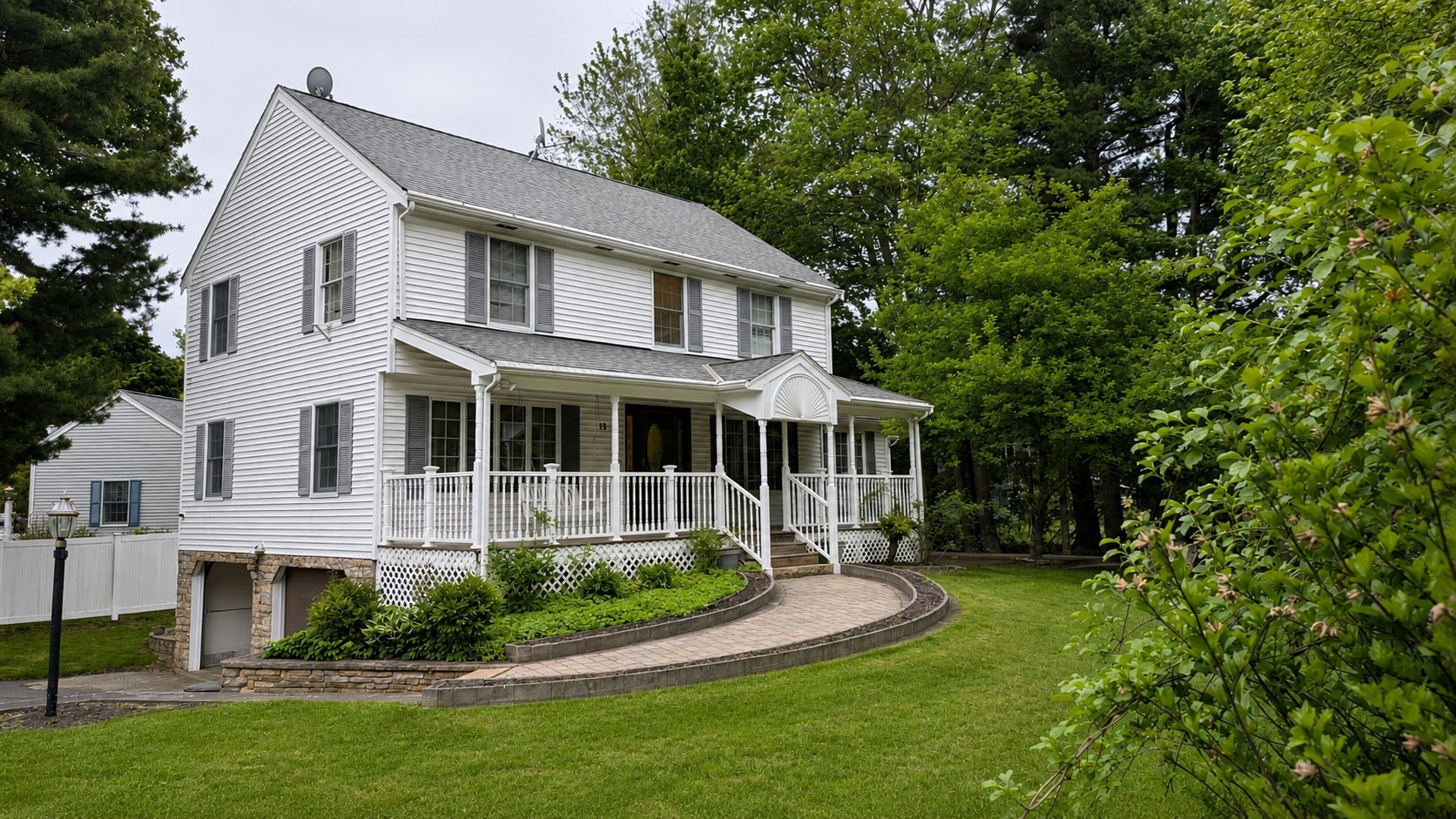 19 Hideaway Ln, Methuen, MA 01844