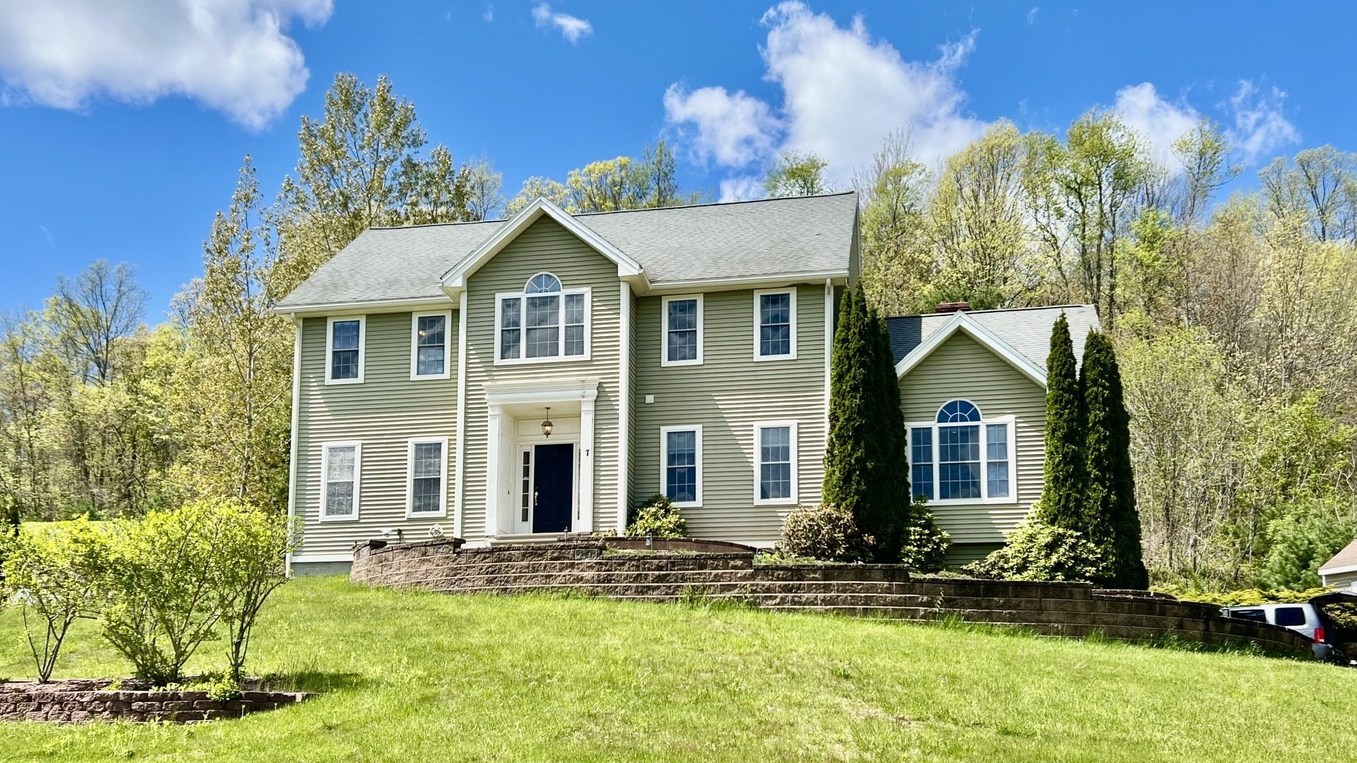 7 Deer Run, Charlton, MA 01507