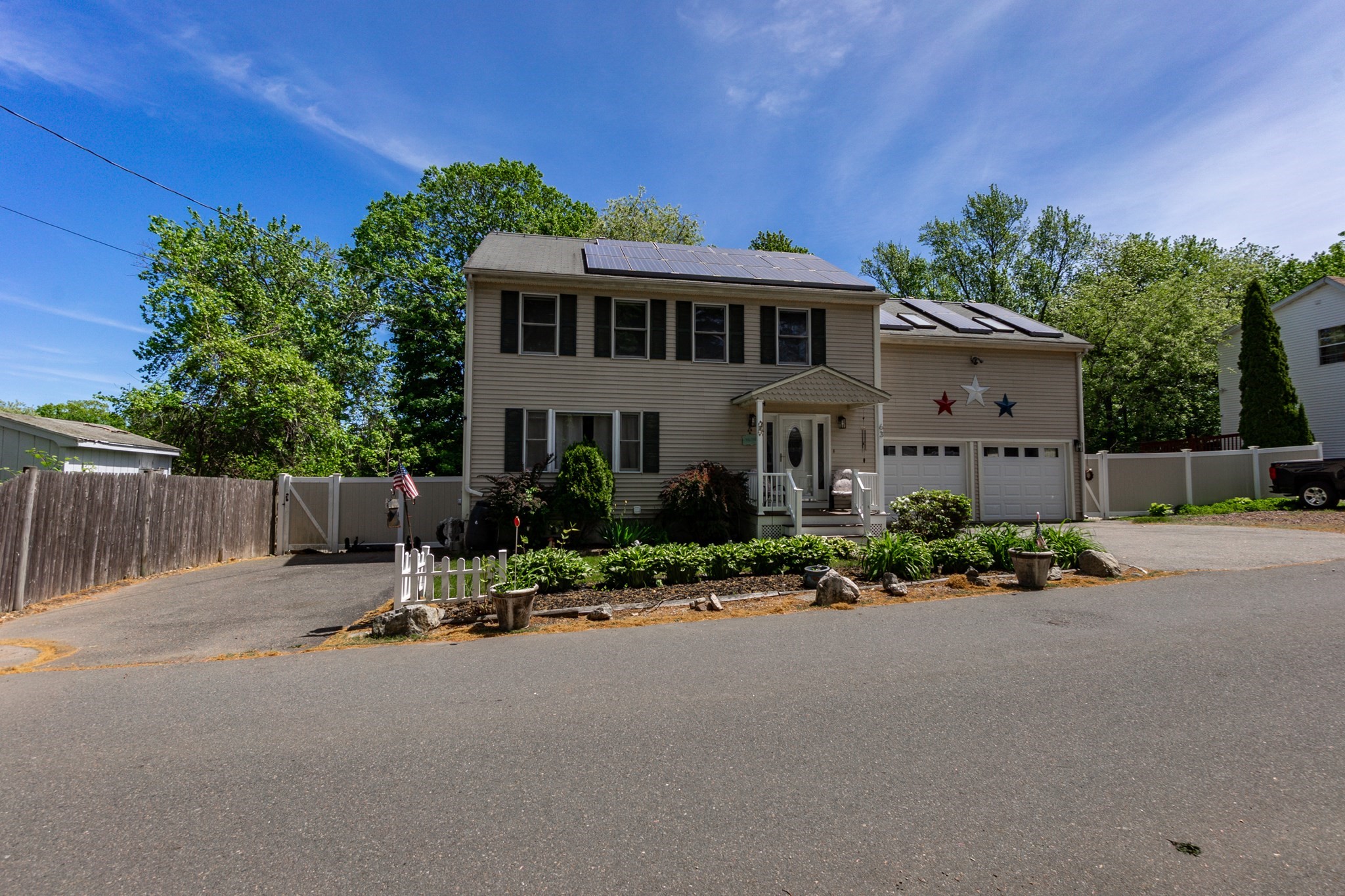 63 Bow St, Saugus, MA 01906