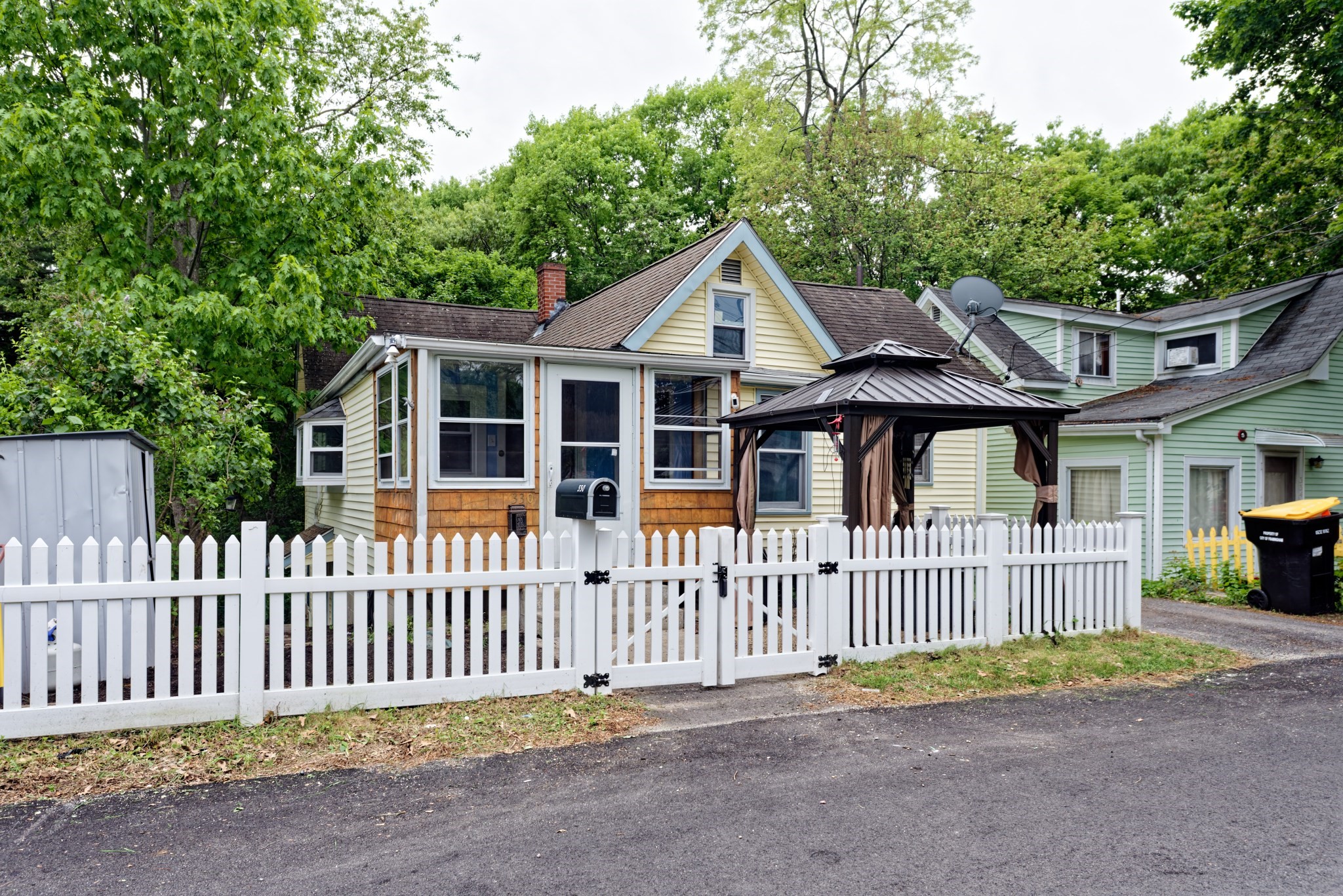 330 Mount Wayte Ave, Framingham, MA 01702
