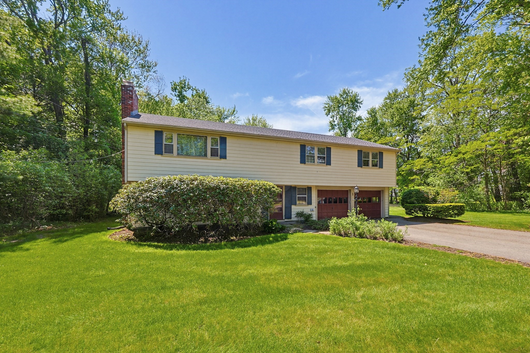 1 Deerfield Ln, Natick, MA 01760