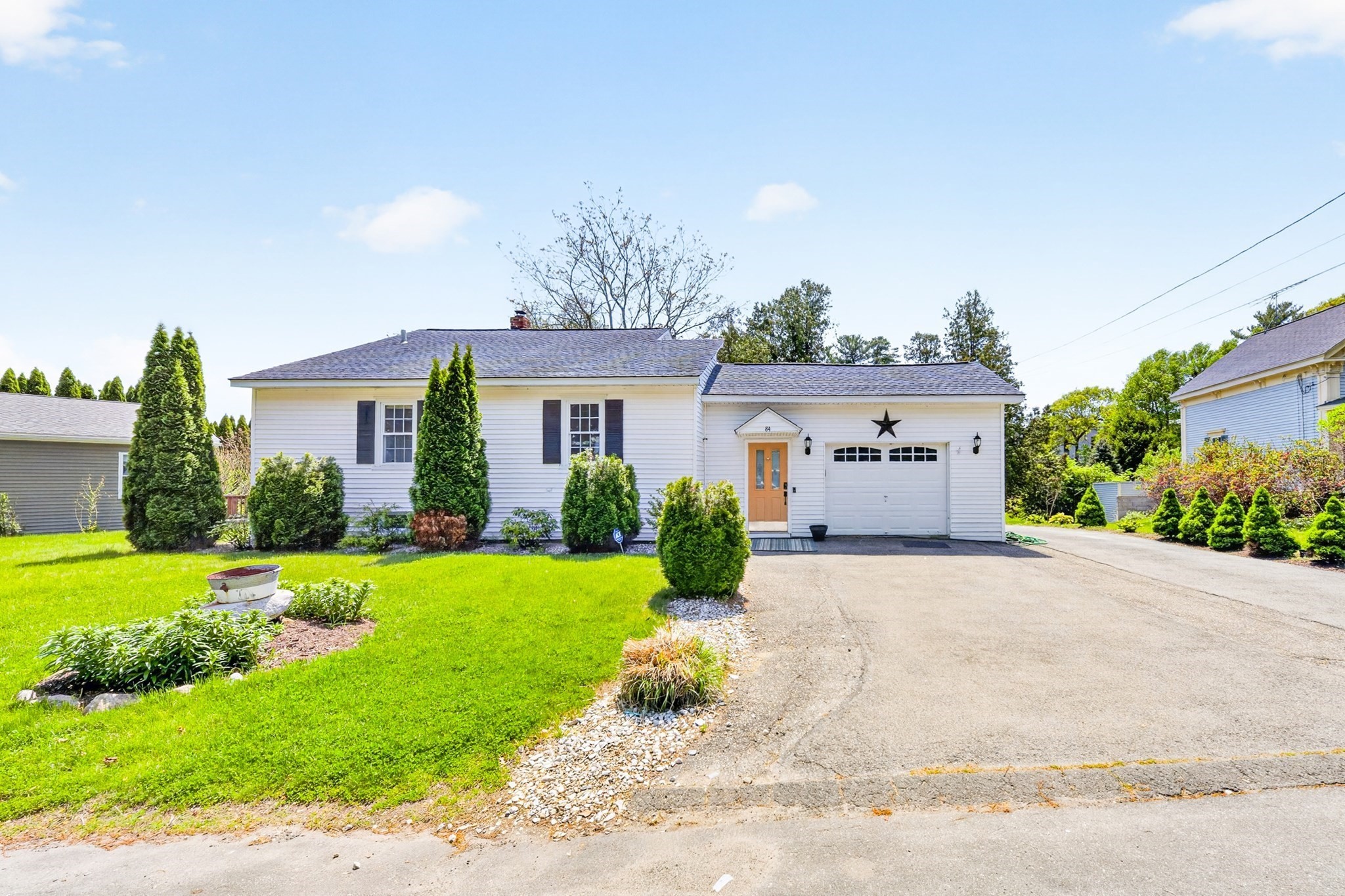 84 Fowler Rd, Lowell, MA 01854