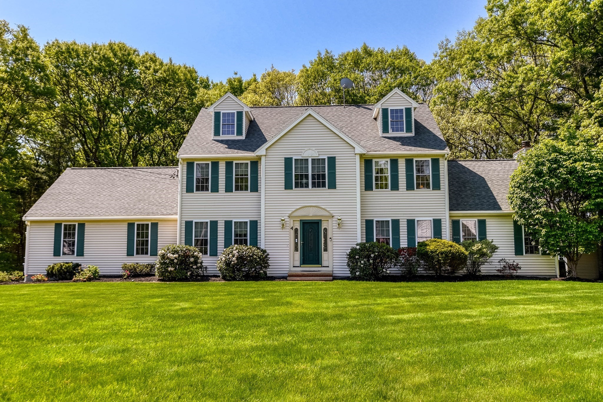 4 Dorset Drive, Walpole, MA 02032