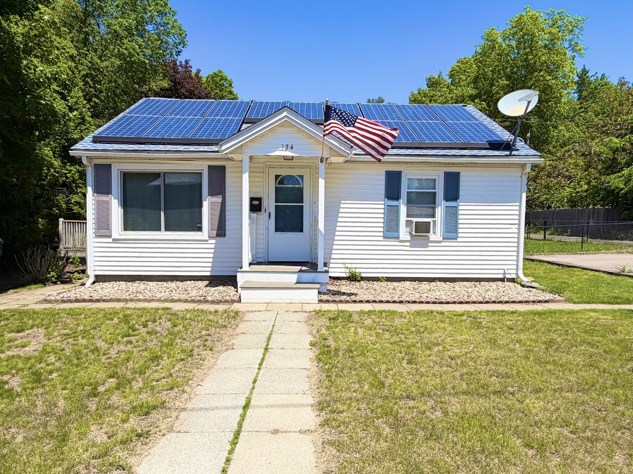 124 Central Ave, Ayer, MA 01432