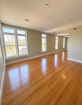 10 Roxbury, Apt 7