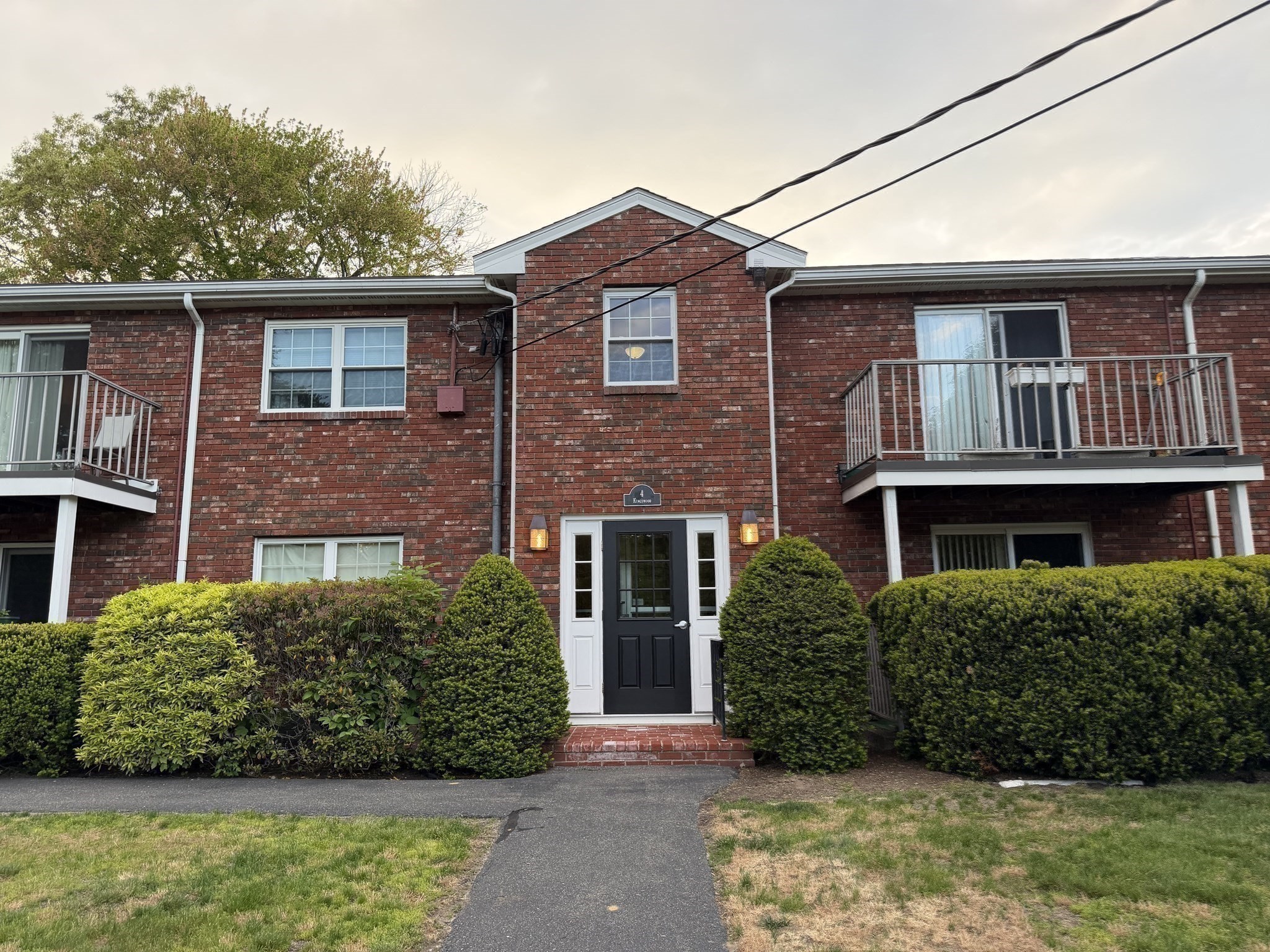 4 Kingswood Dr Unit 3, Abington, MA 02351