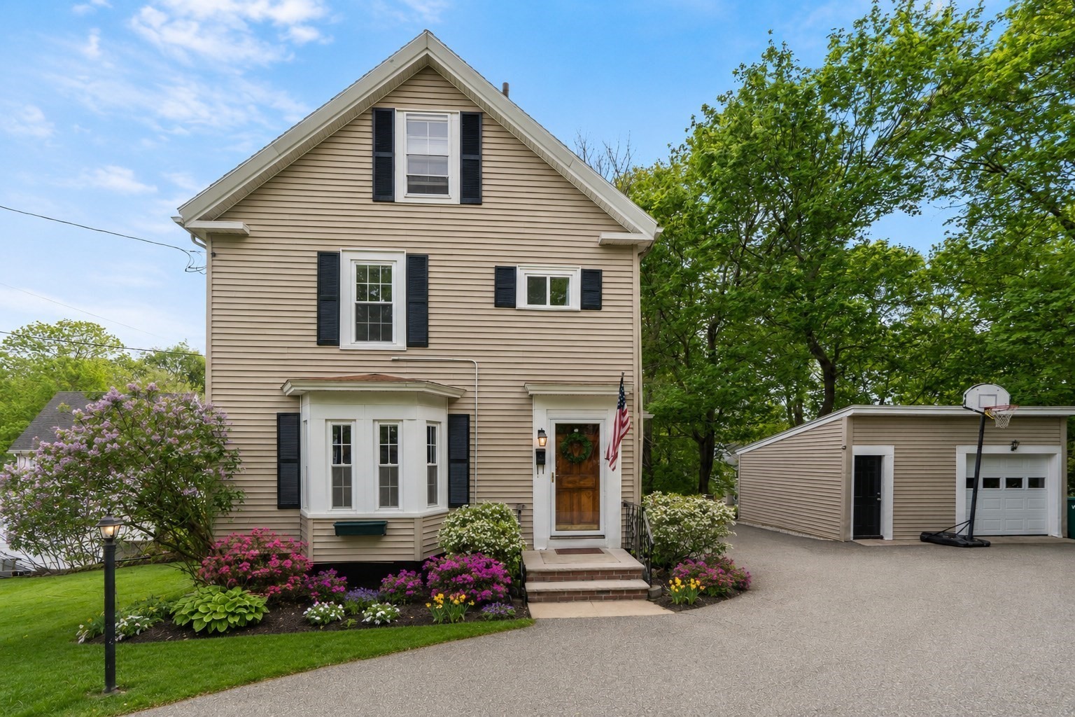 69 Eastern Ave, Woburn, MA 01801