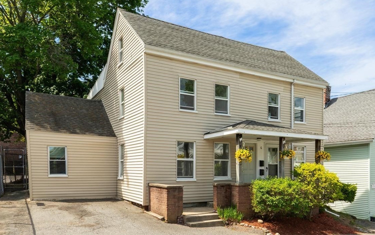 6 Minot St, Stoneham, MA 02180