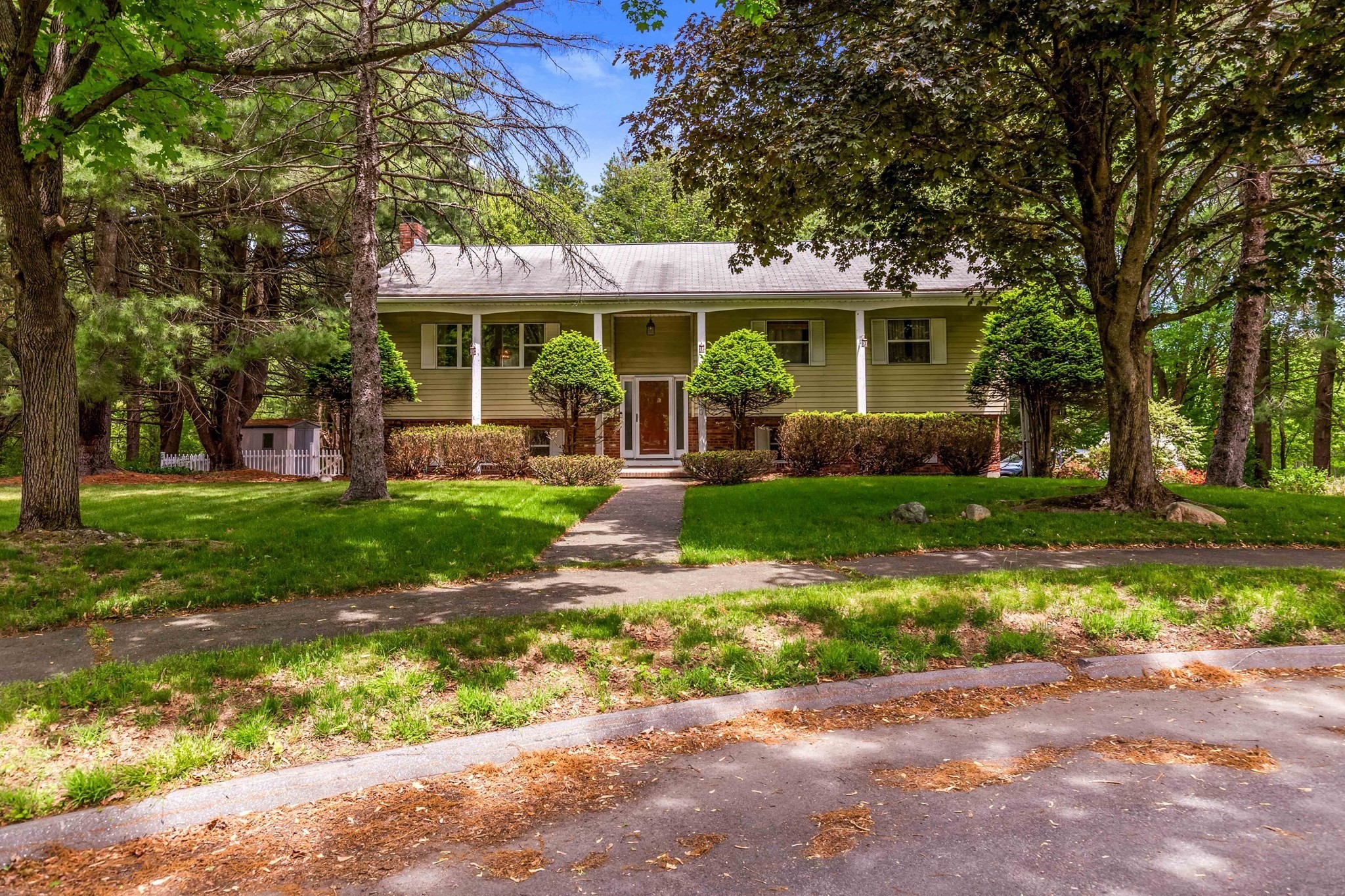 15 Conestoga Rd, Lexington, MA 02421