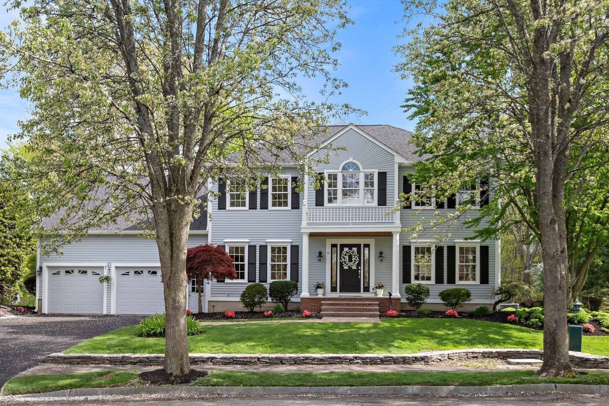 11 Rose Farm Ln, Woburn, MA 01801