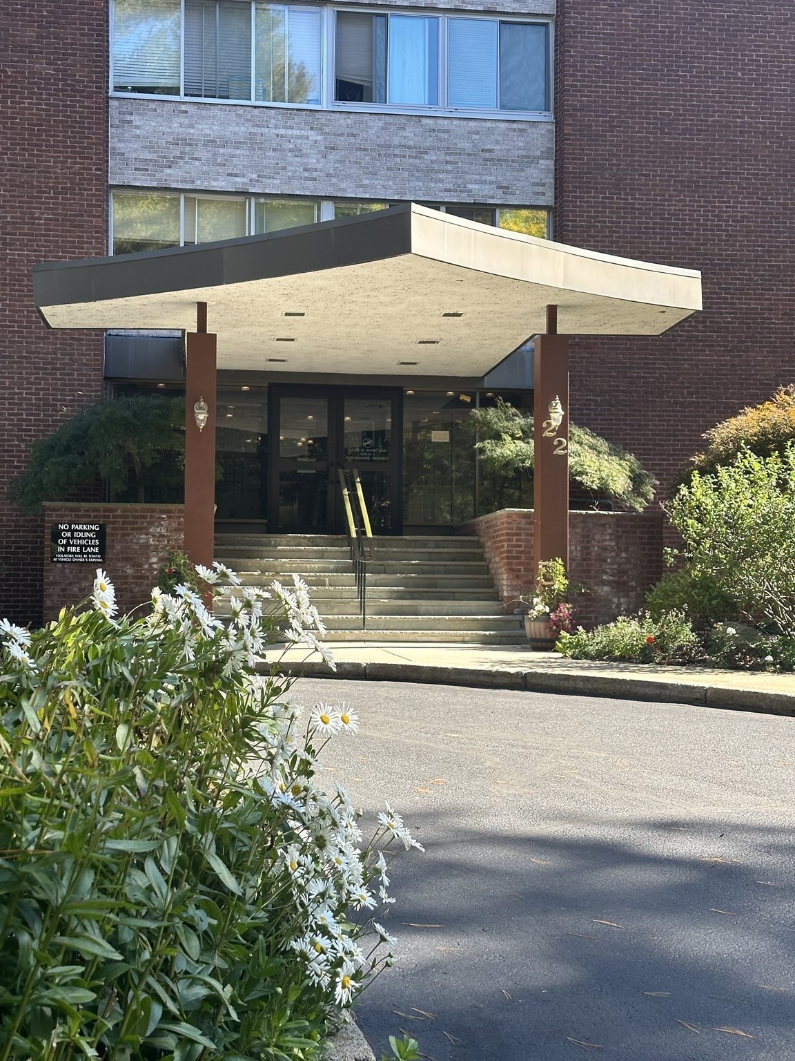 22 Chestnut Pl Unit 306, Brookline, MA 02445