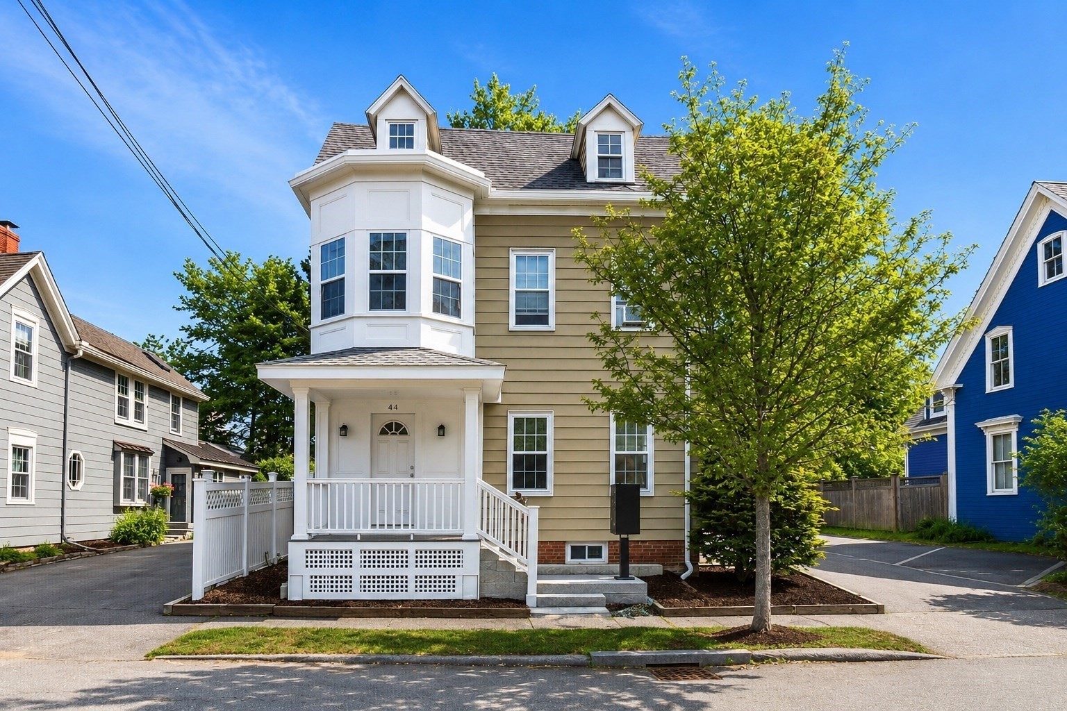 44 Charnock St, Beverly, MA 01915