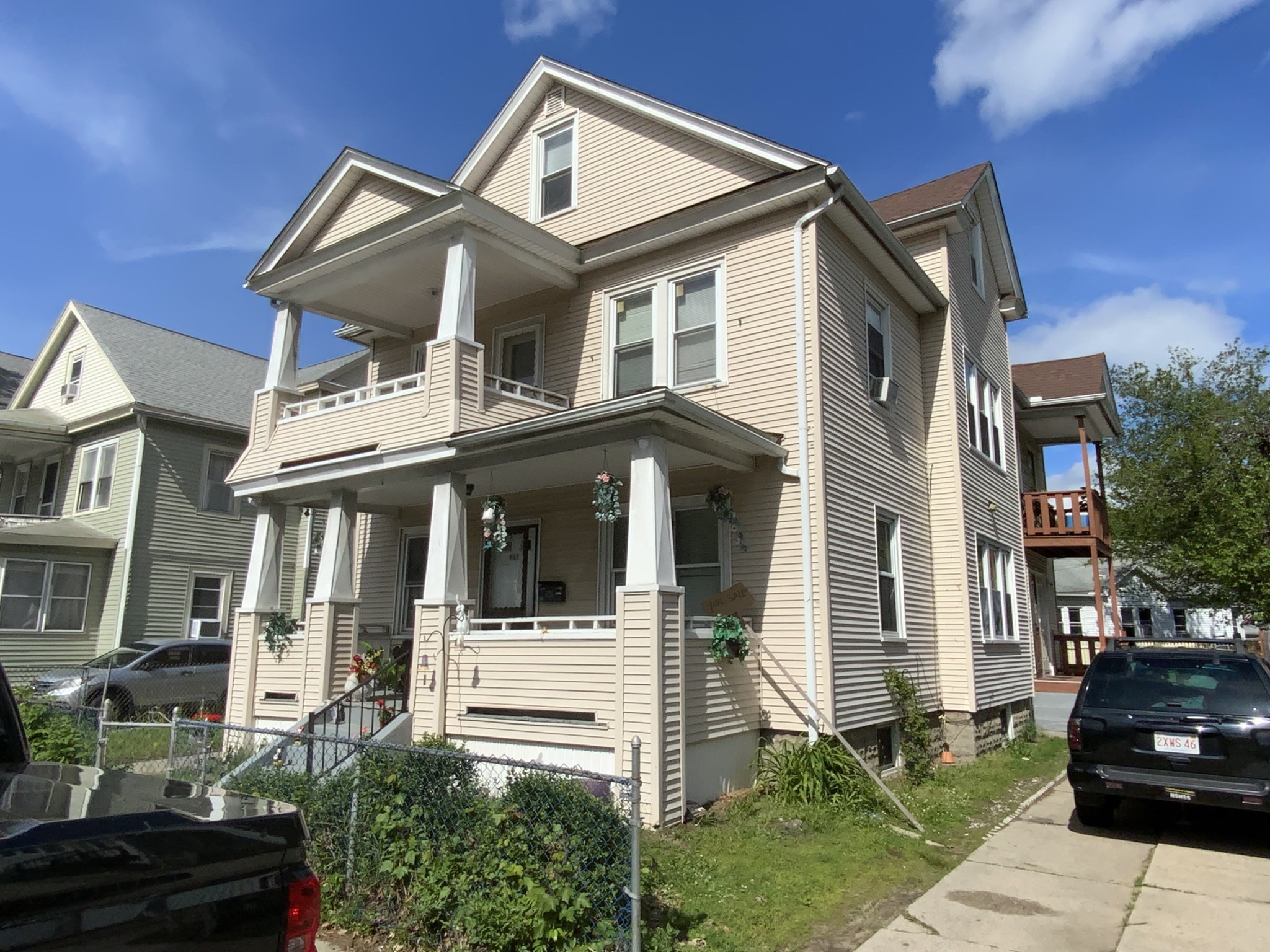 907 Liberty St, Springfield, MA 01104