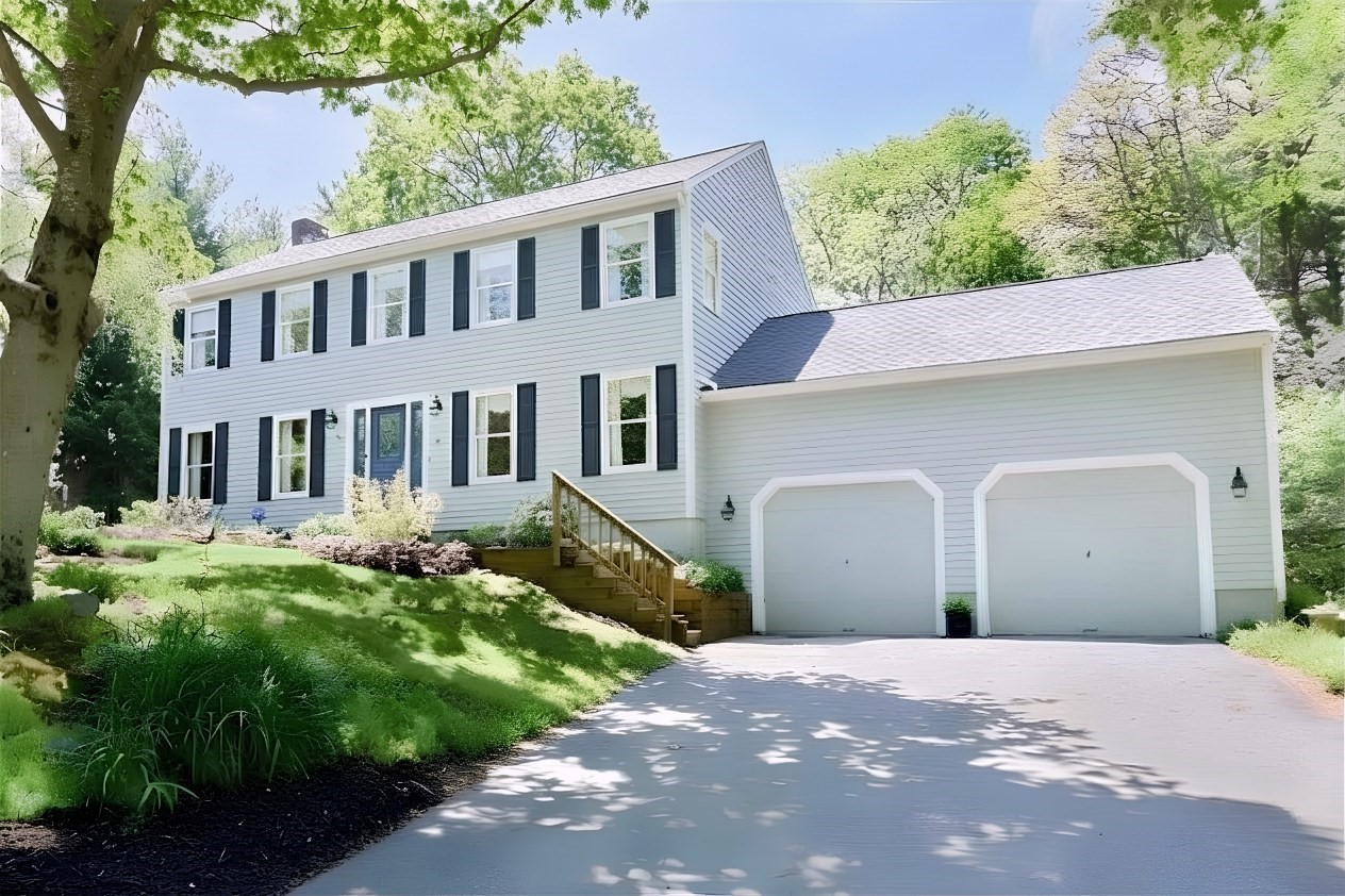 10 Windemere Way, Bridgewater, MA 02324