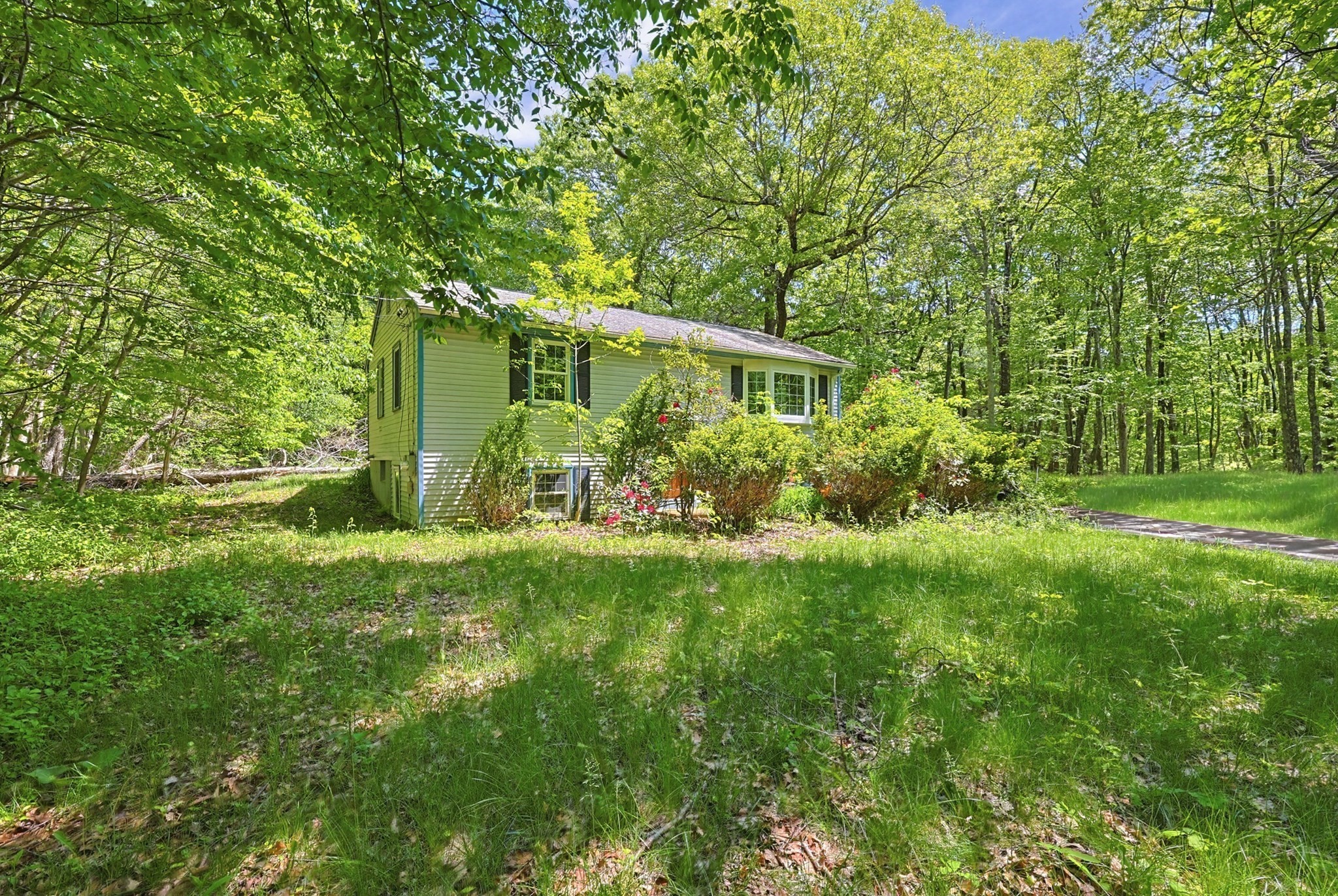59 Borkum Rd, Spencer, MA 01562