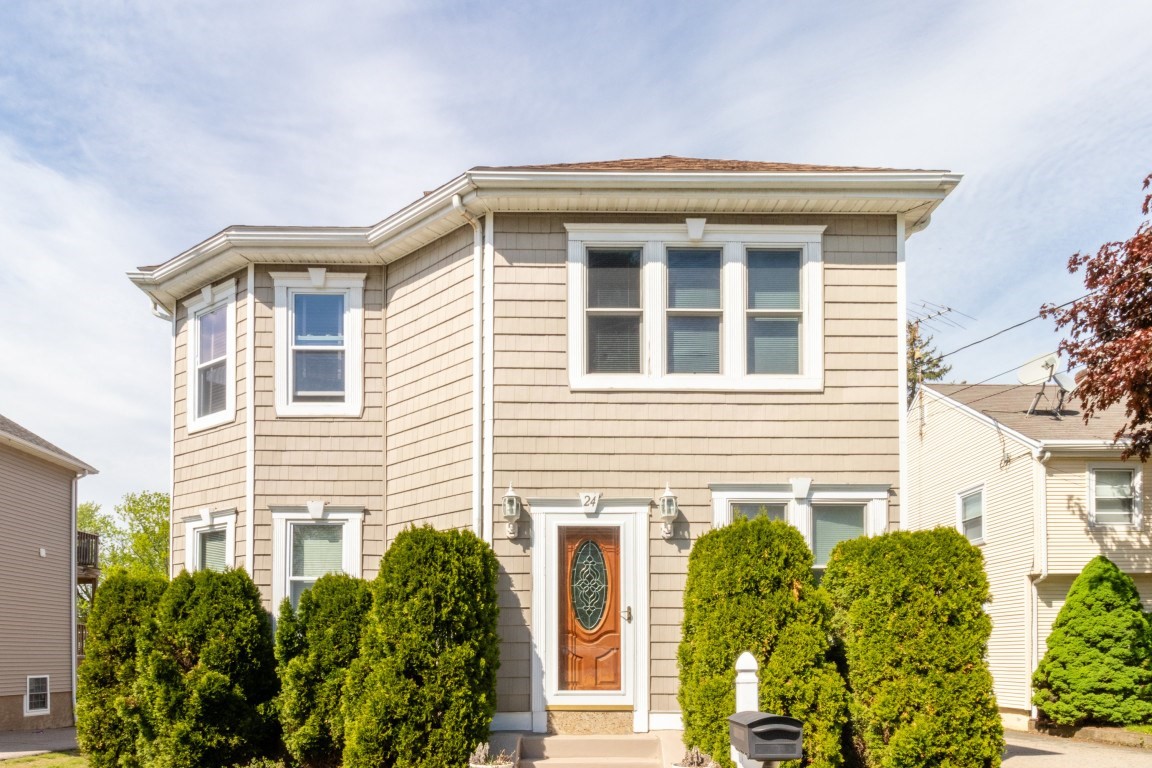 24 Short St, Norwood, MA 02062