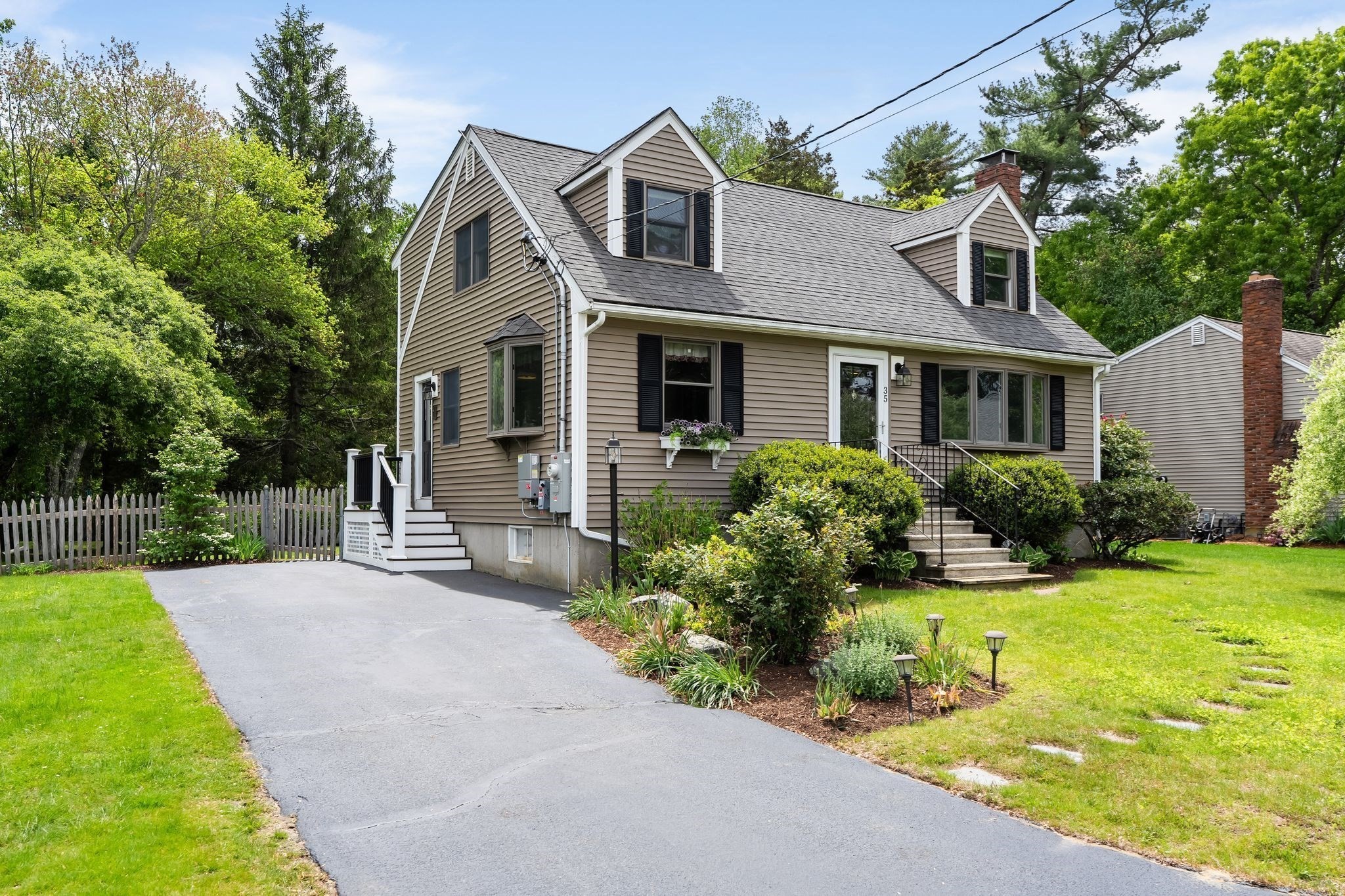 35 Spallus Rd, Stoughton, MA 02072