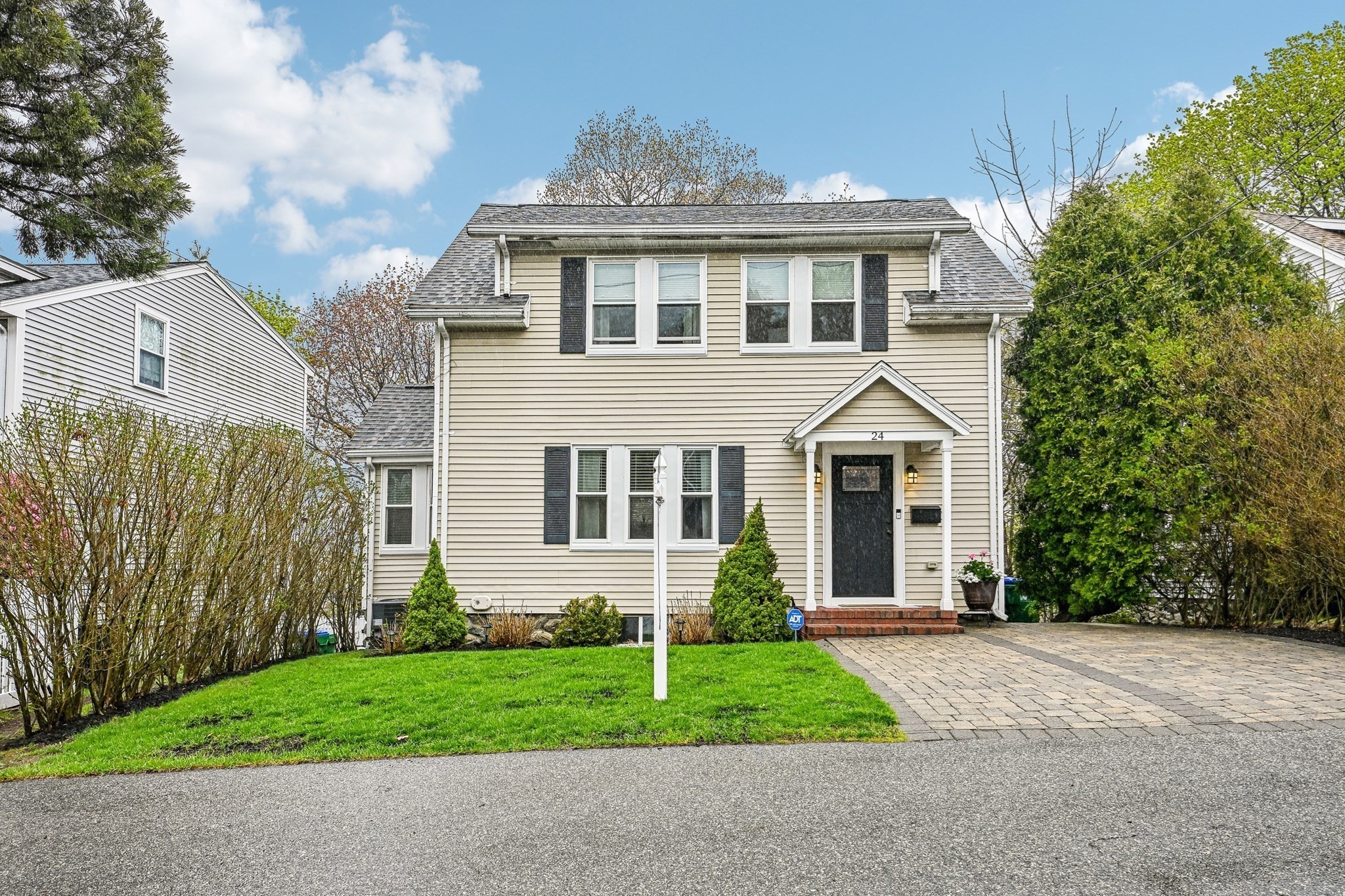 24 Fellsview Ave, Medford, MA 02155
