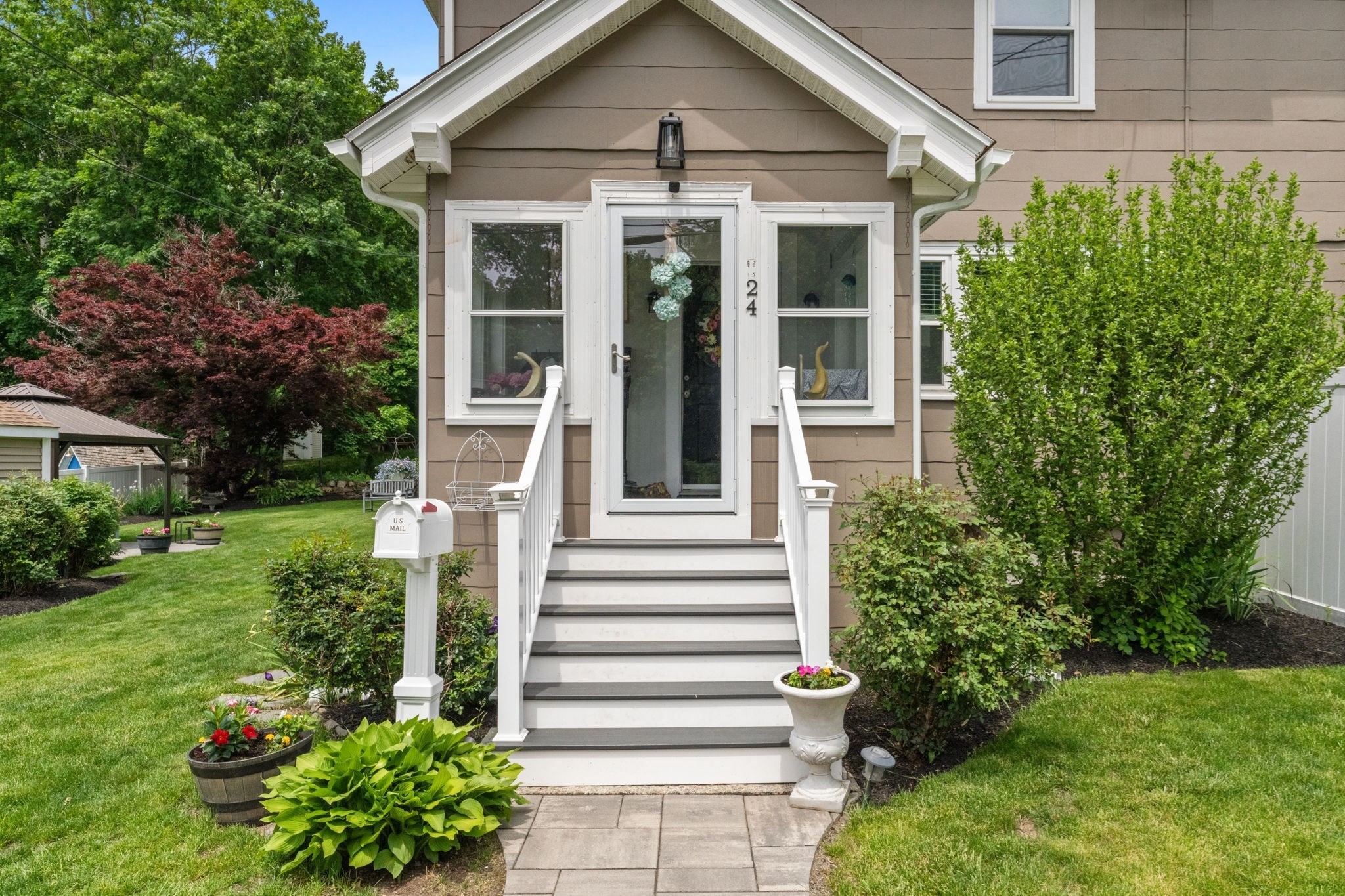 24 Northrop St Unit 1, Hopedale, MA 01747