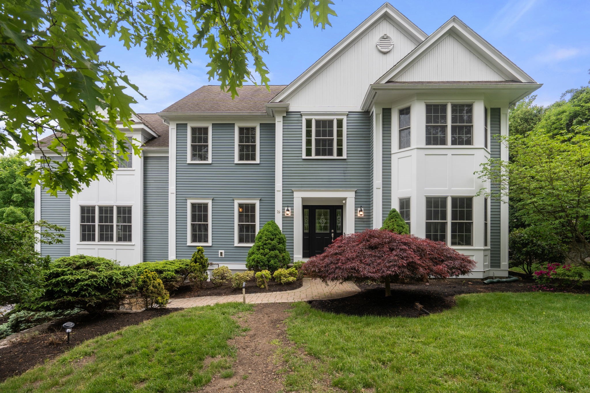 19 Dunedin Rd, Wellesley, MA 02481