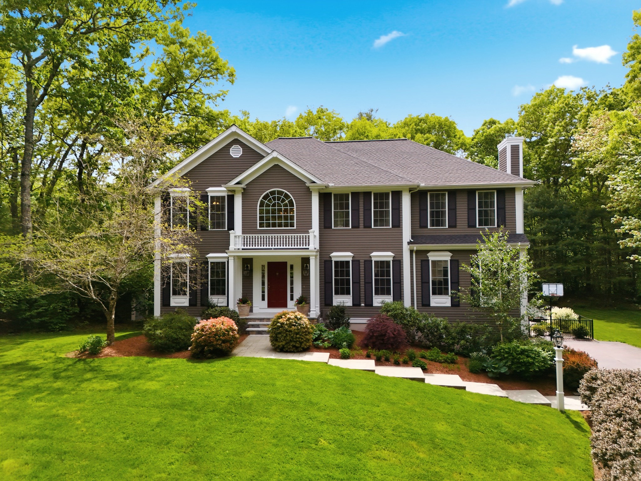 115 Webster Woods Ln, North Andover, MA 01845