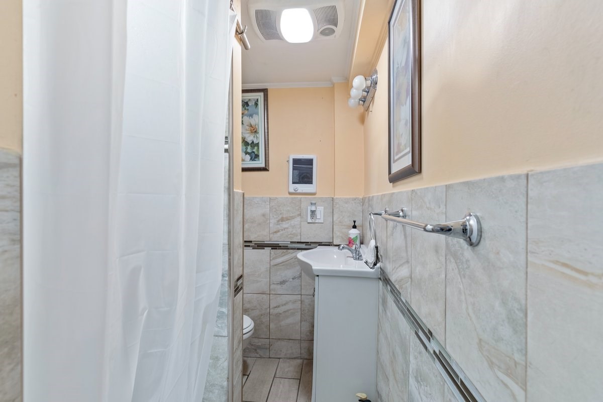 204 Harvard, Medford, MA 02155 - Image 30