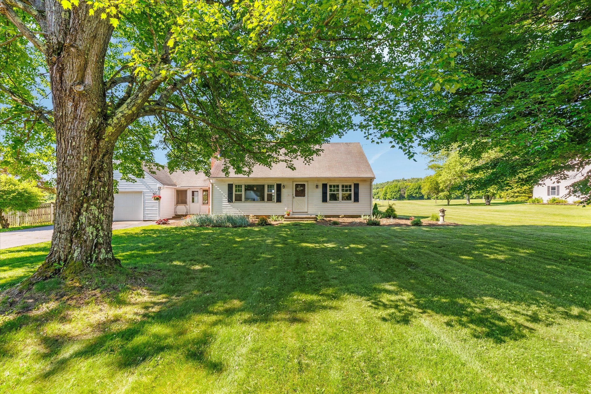 42 W Mountain Rd, Bernardston, MA 01337