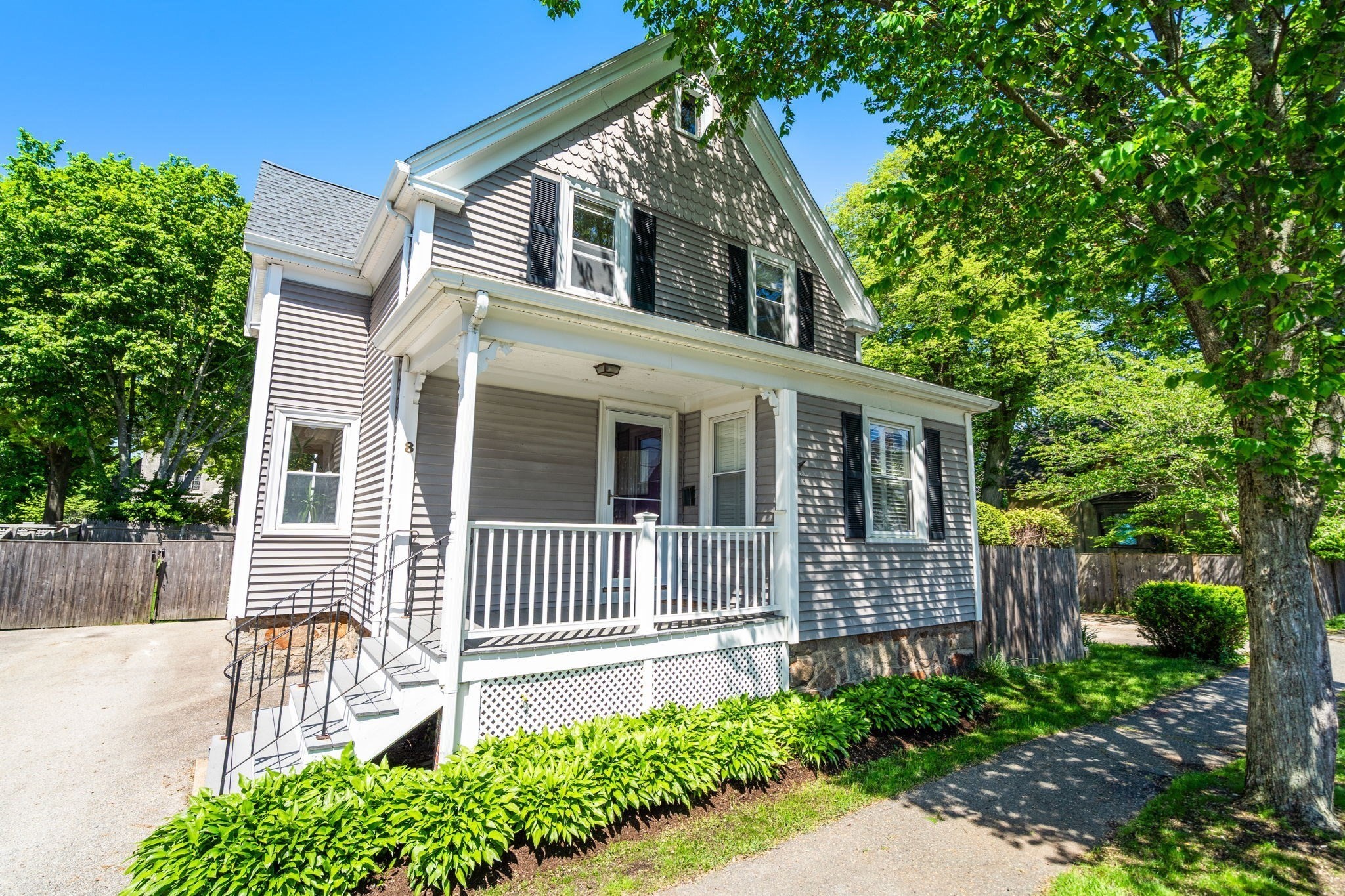 8 Lincoln Street, Manchester, MA 01944