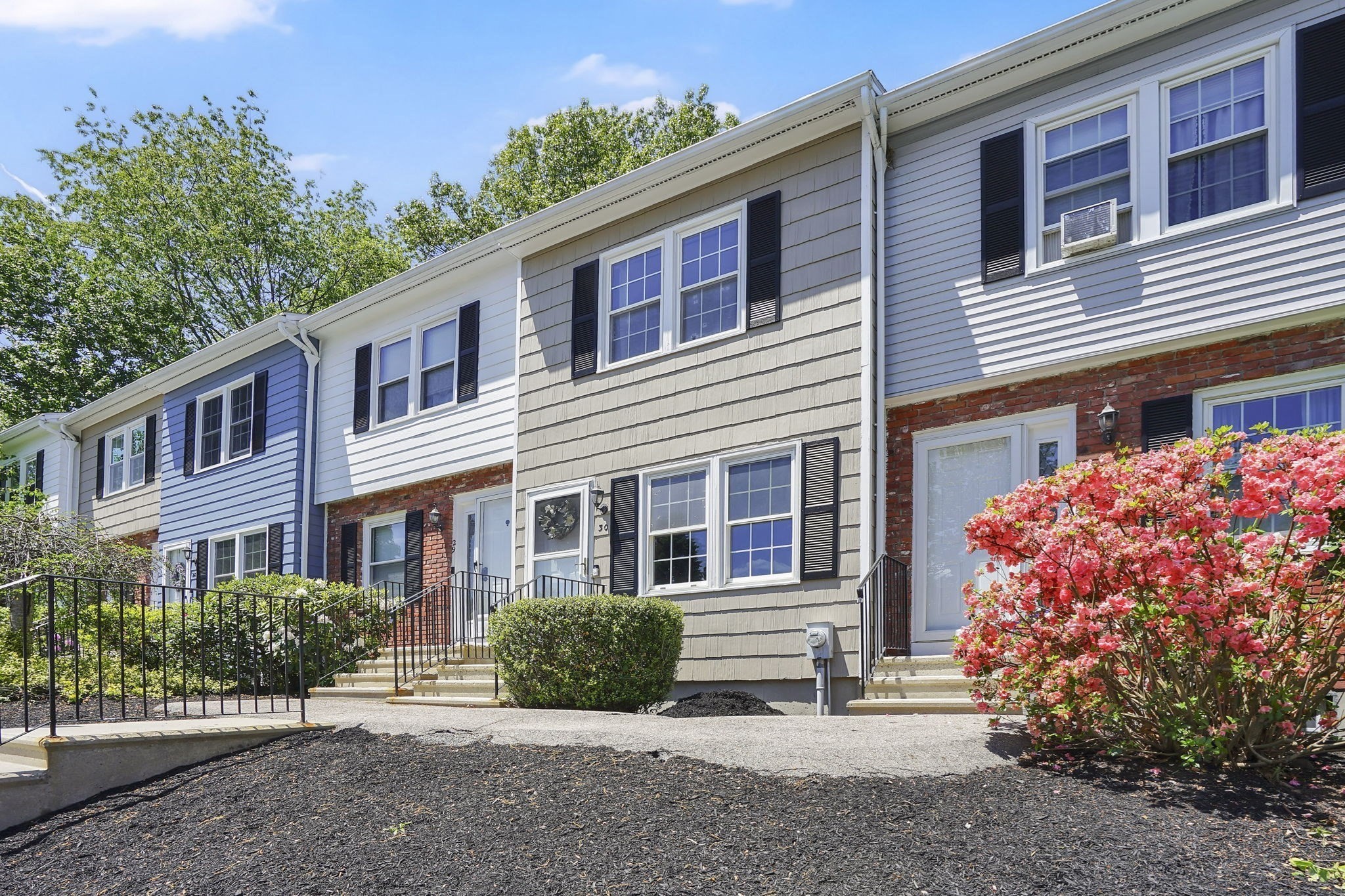 30 Mountainshire Dr Unit 30, Worcester, MA 01606