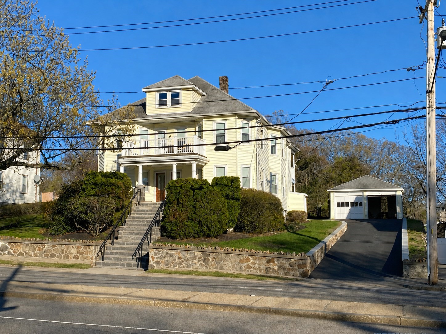 5008 Washington St, Boston - West Roxbury, MA 02132