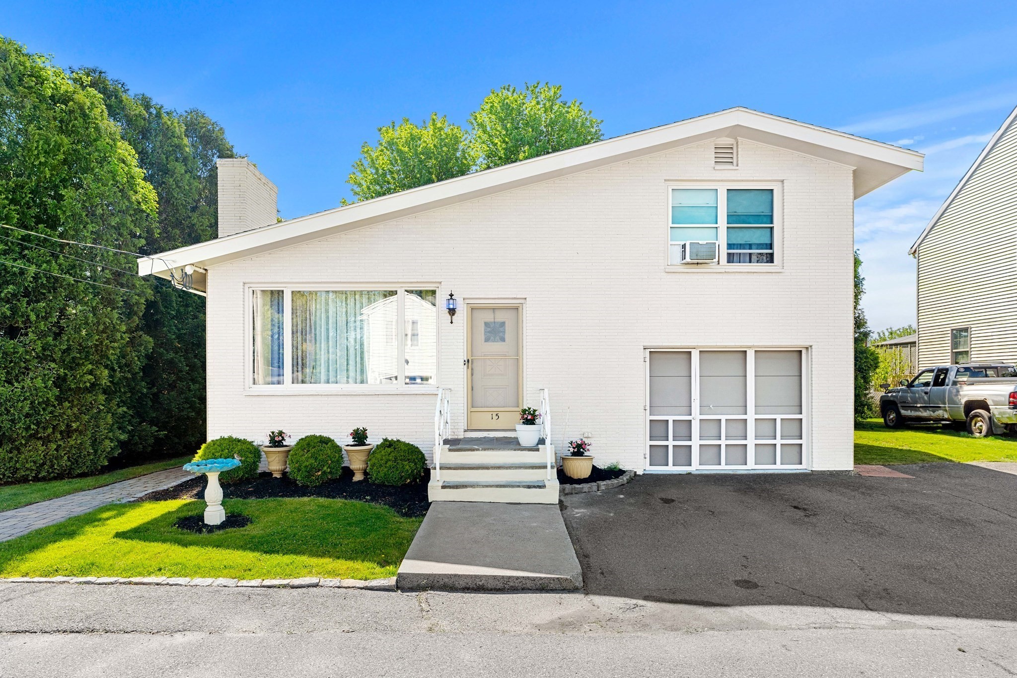 15 Barnes Circle, Salem, MA 01970