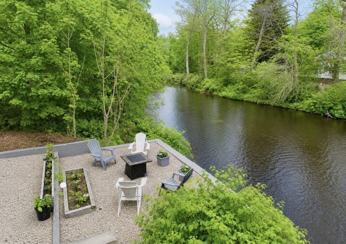 42 Water St, Northampton, MA 01053