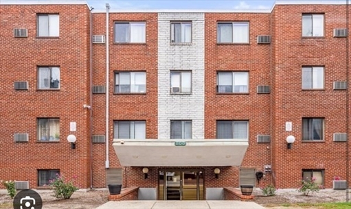800 Governors Dr, Apt 6