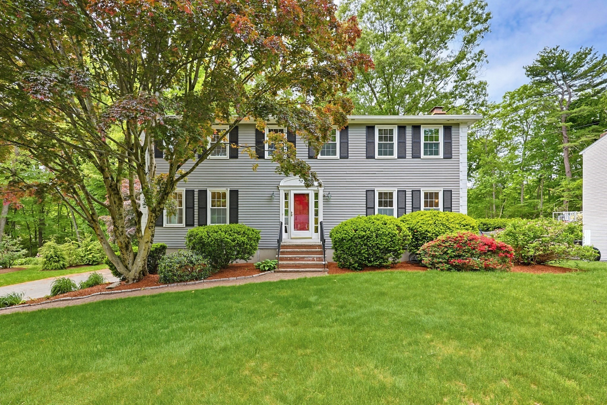 7 Cahill Park Dr, Framingham, MA 01702